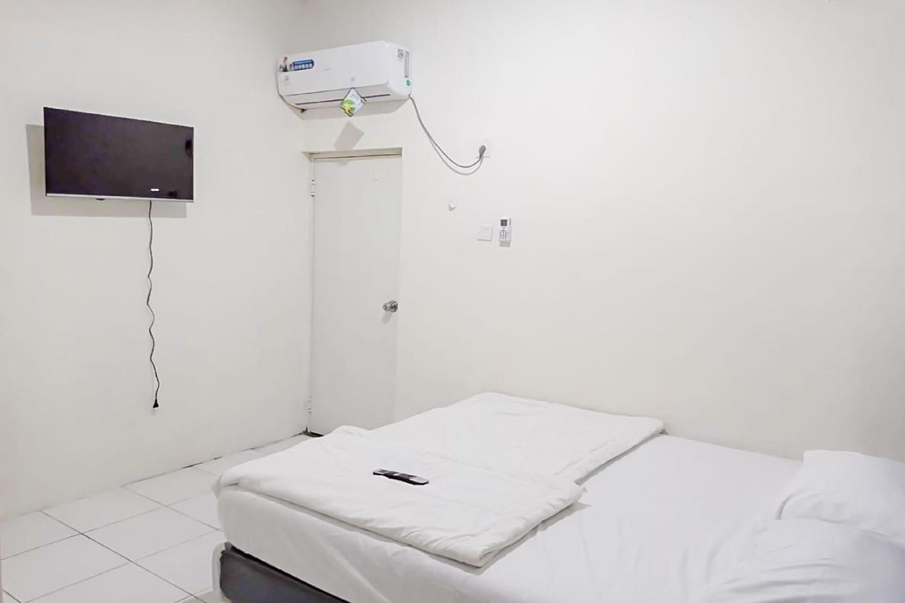 Standard Double Room - Photo 7