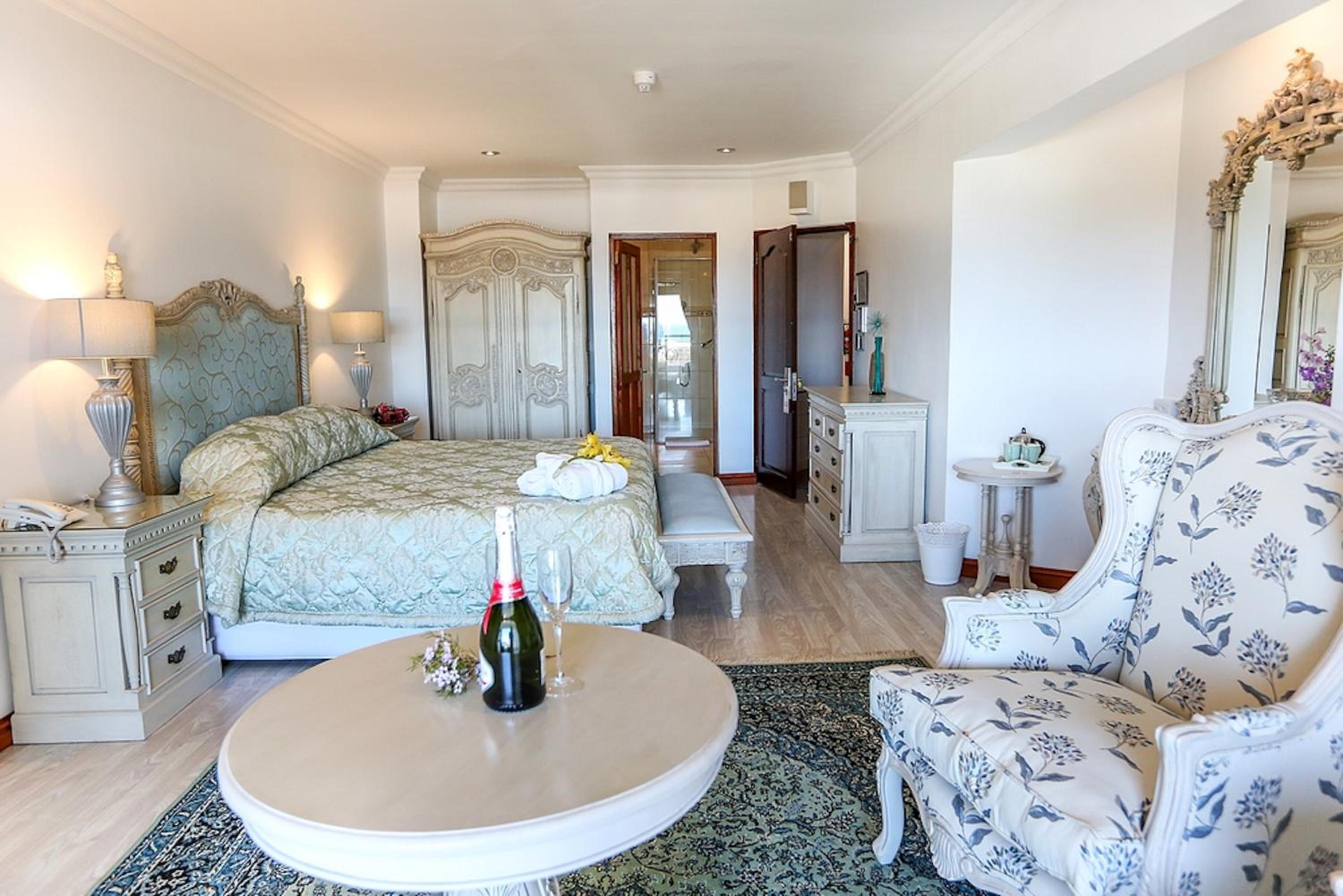 Luxury King Room