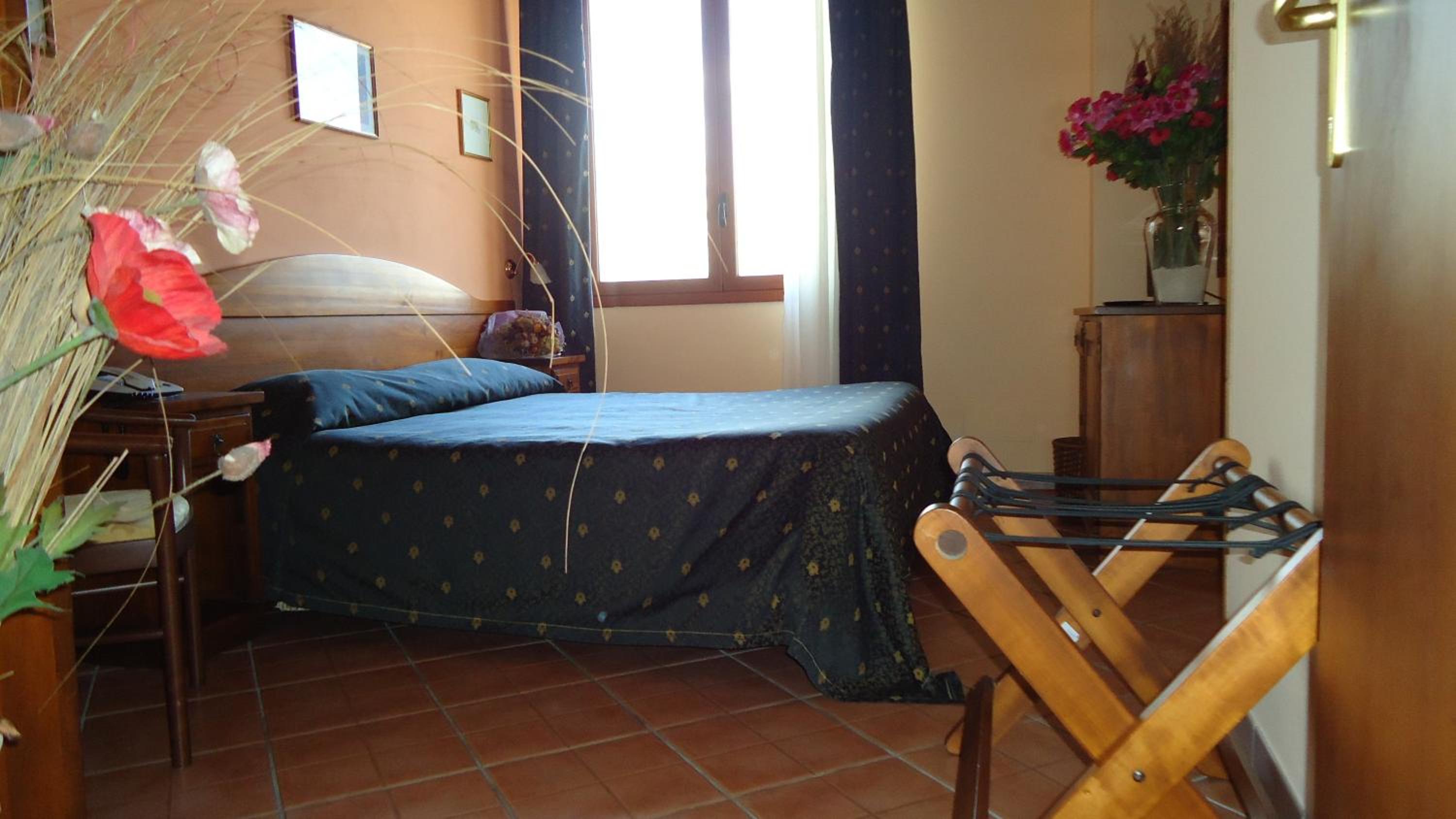 Double or Twin Room - Photo 2