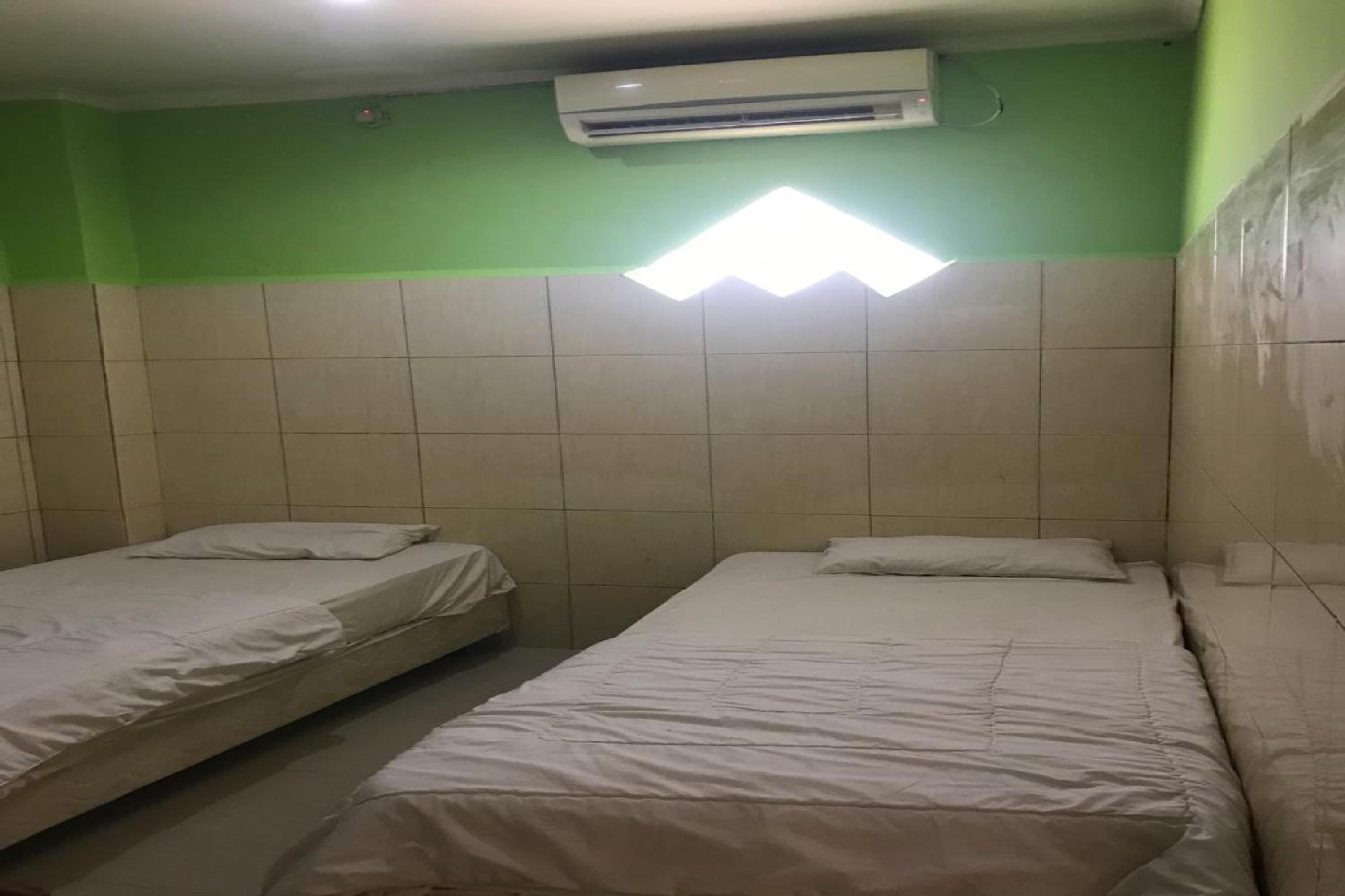 Twin Room - Photo 8