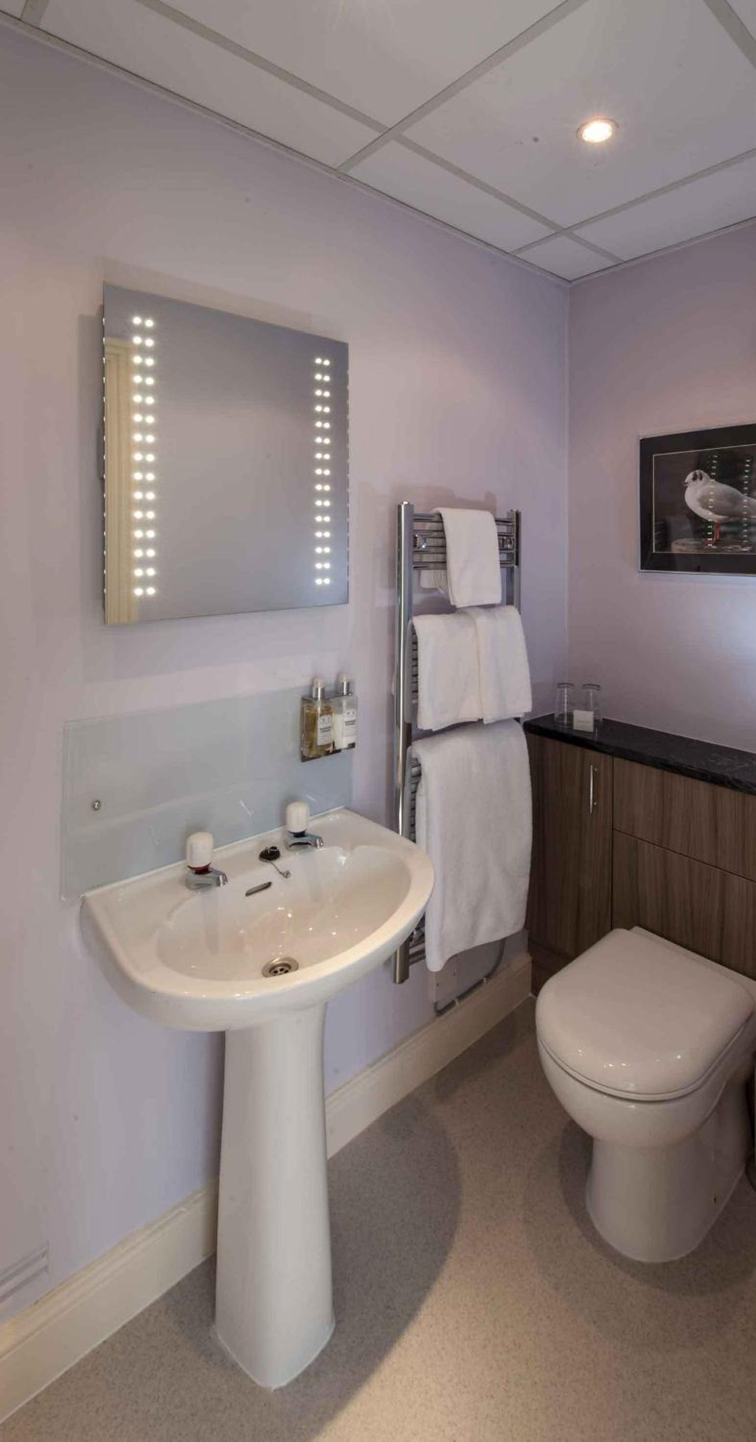Deluxe Double Room with Shower - Photo 15