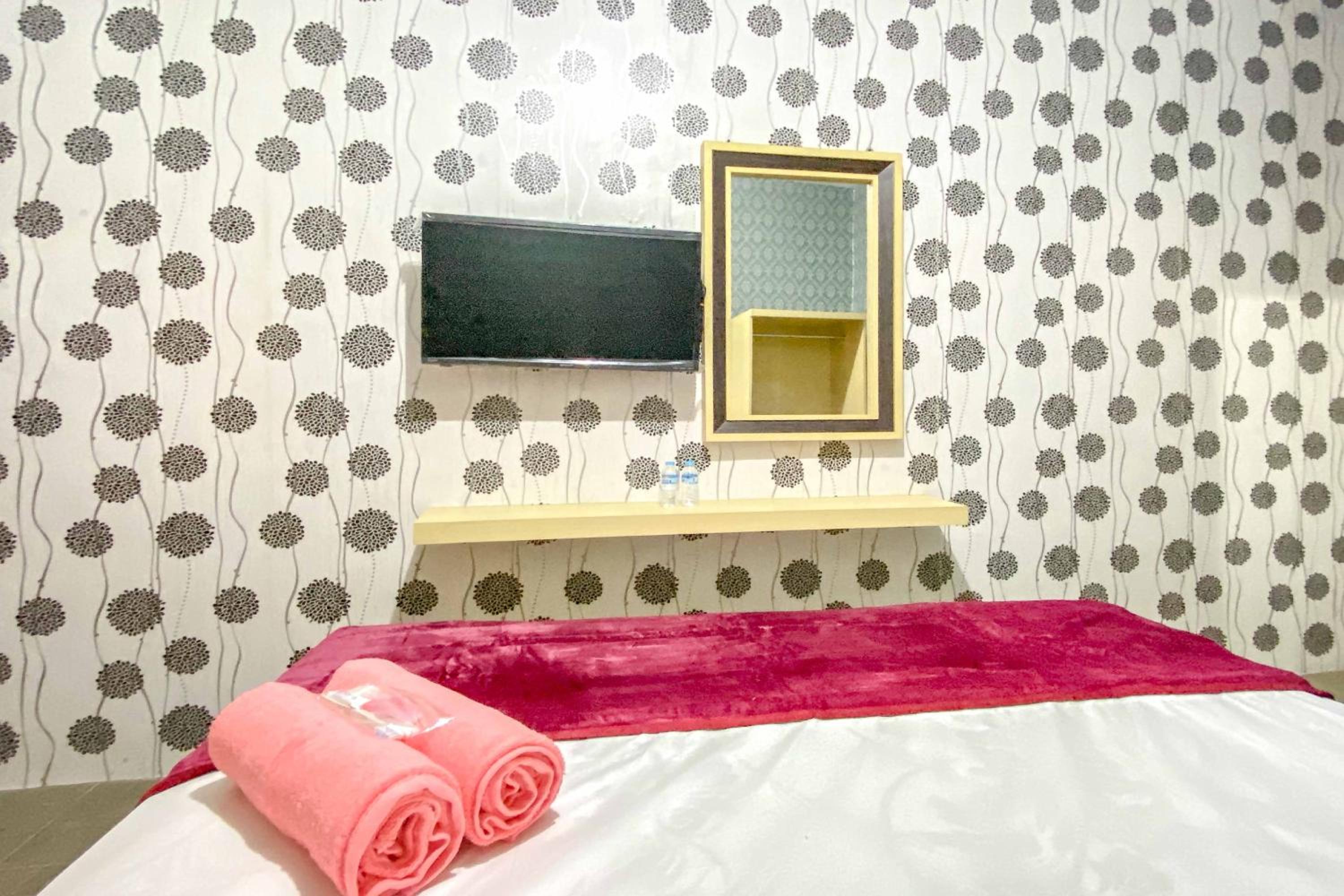 Standard Double Room - Photo 9
