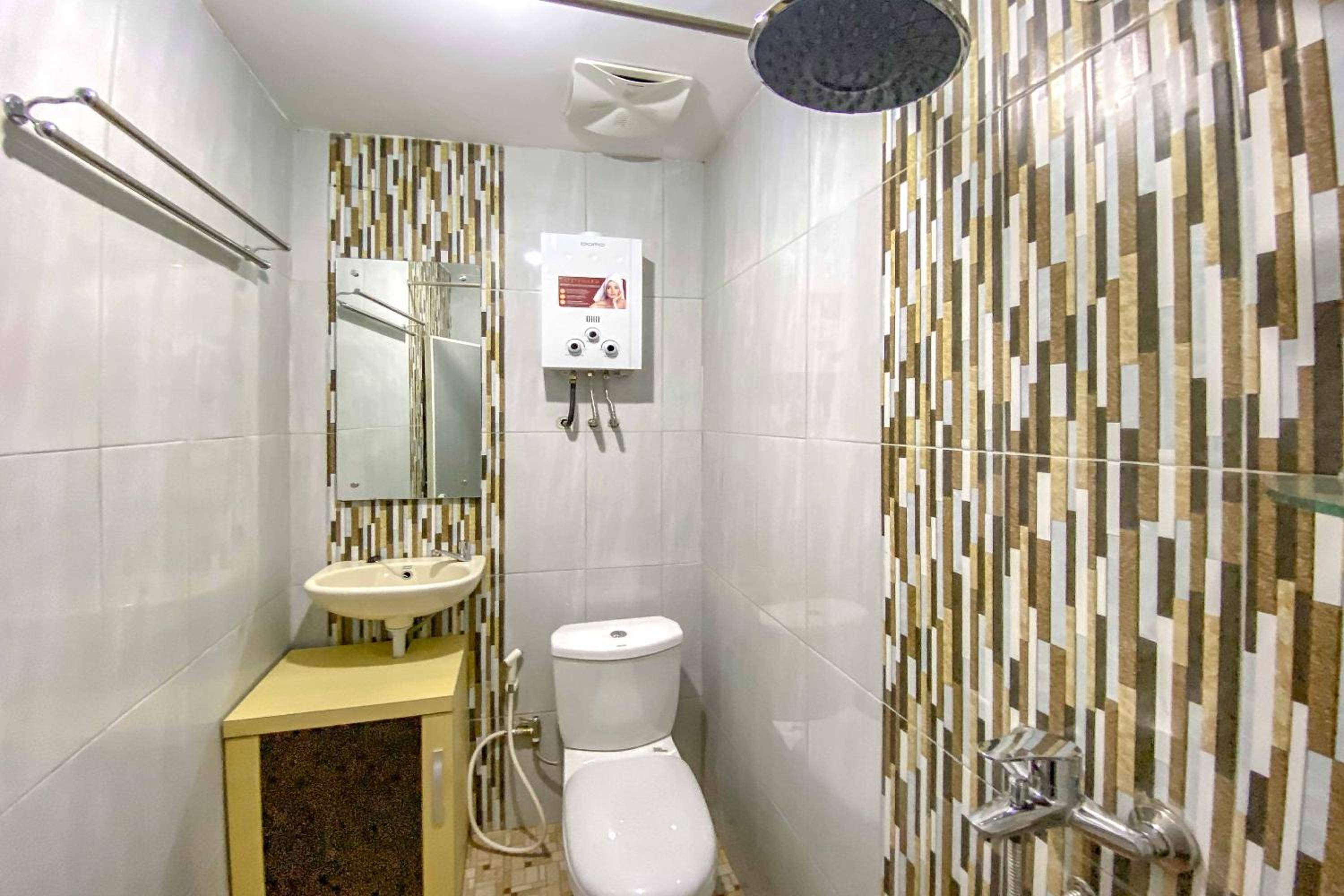 Standard Double Room - Photo 10