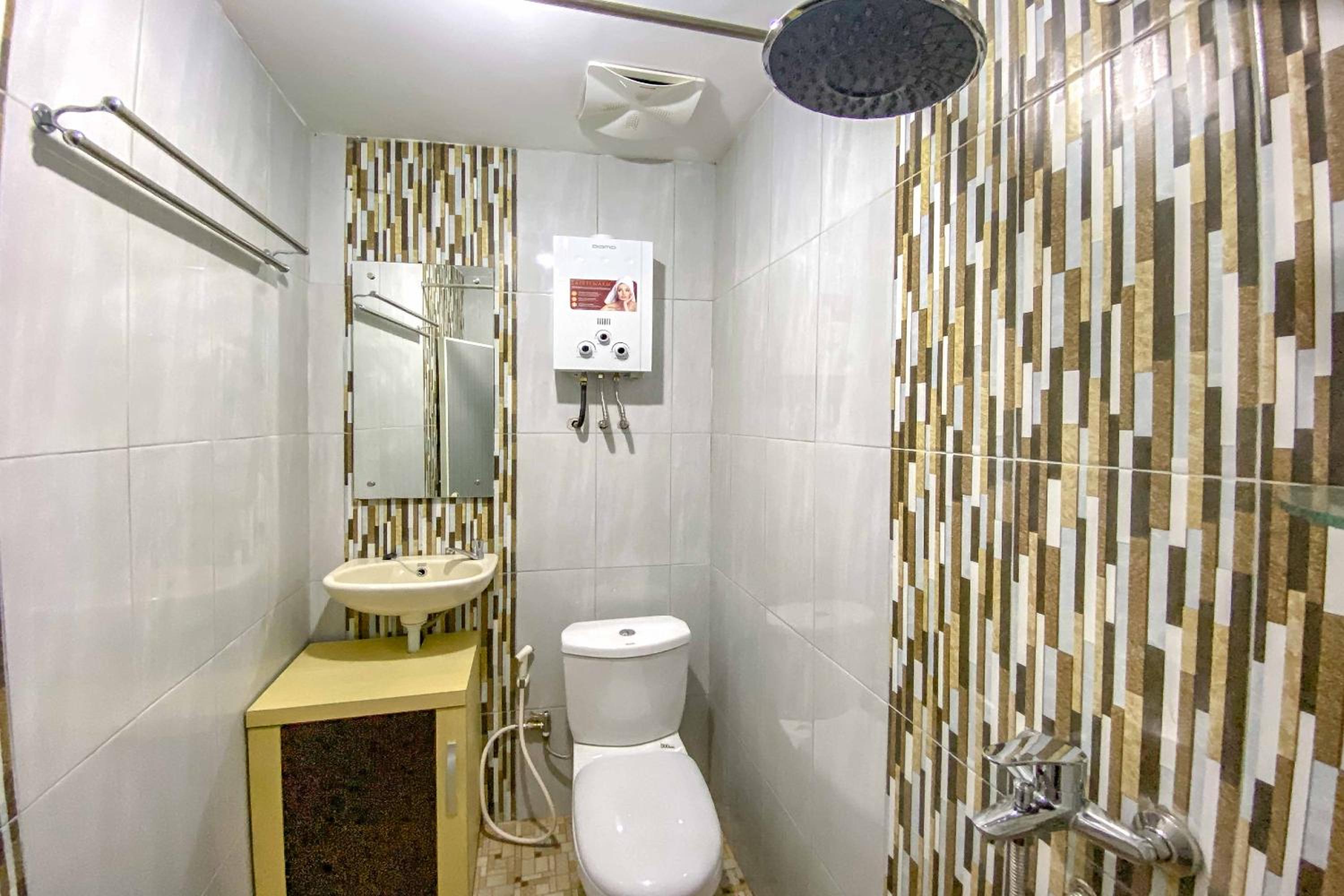 Standard Double Room - Photo 8