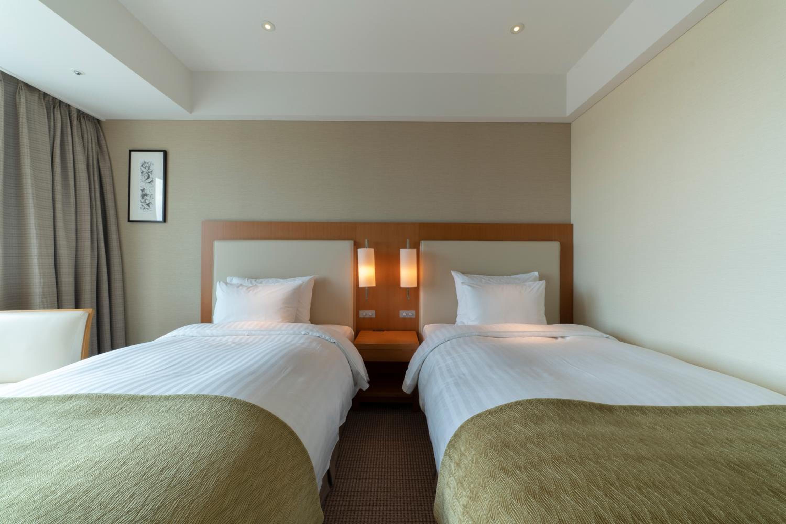 Moderate Twin Room (Triple) - Non Smoking - Photo 2