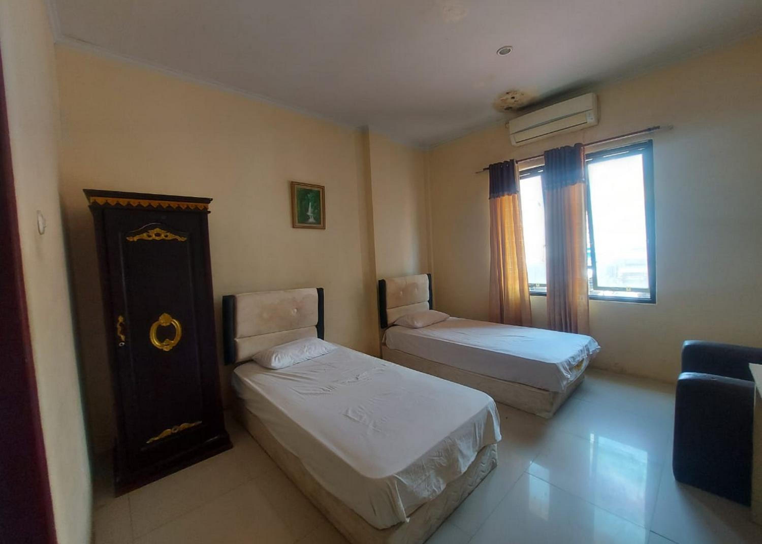 Twin Room - Photo 1