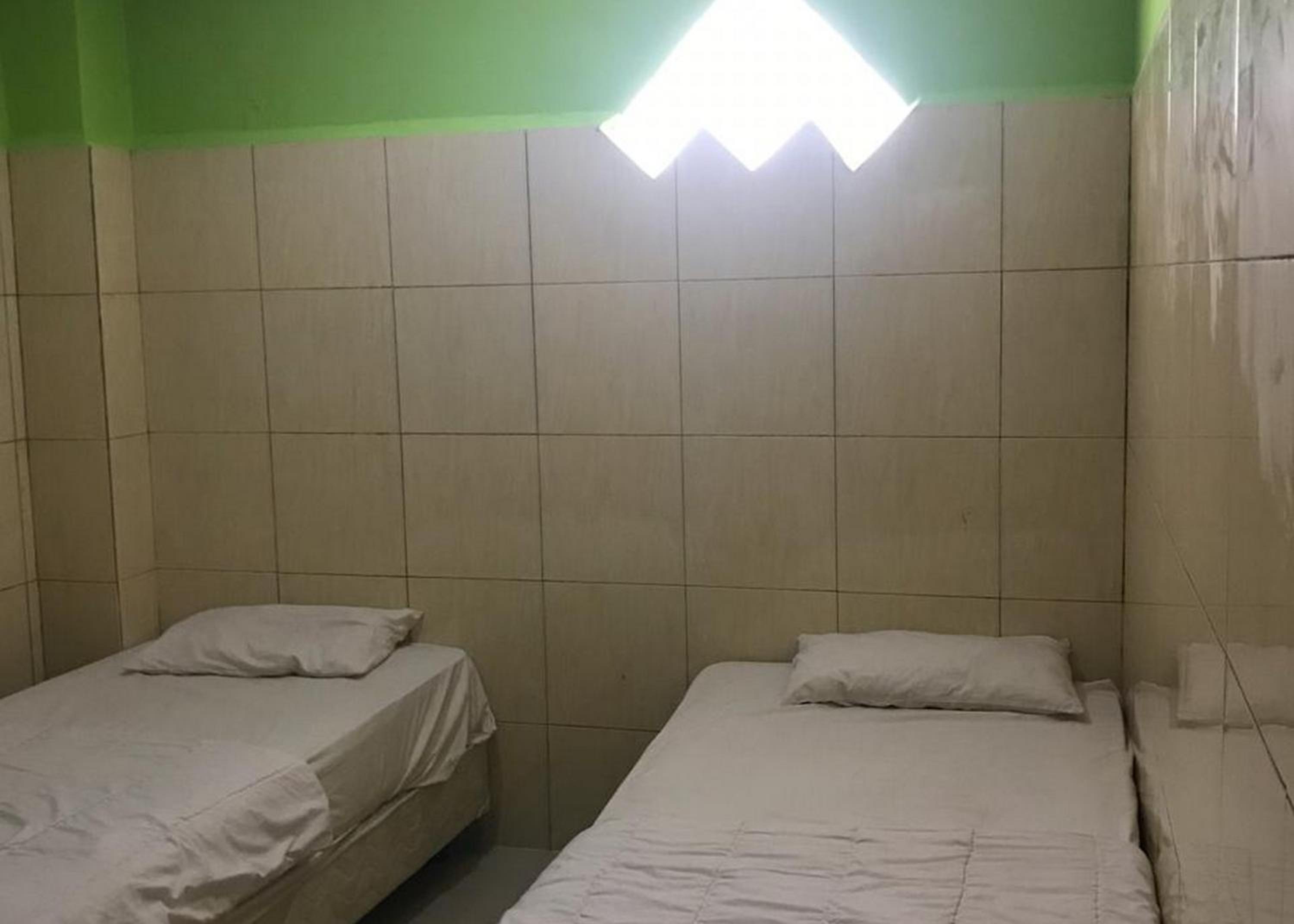 Twin Room - Photo 3