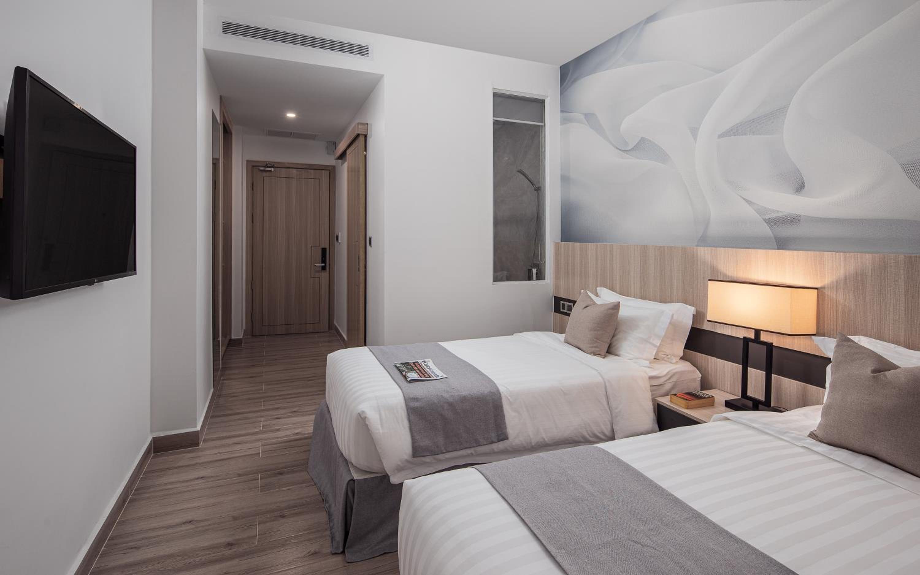 Standard Twin Room - Photo 4