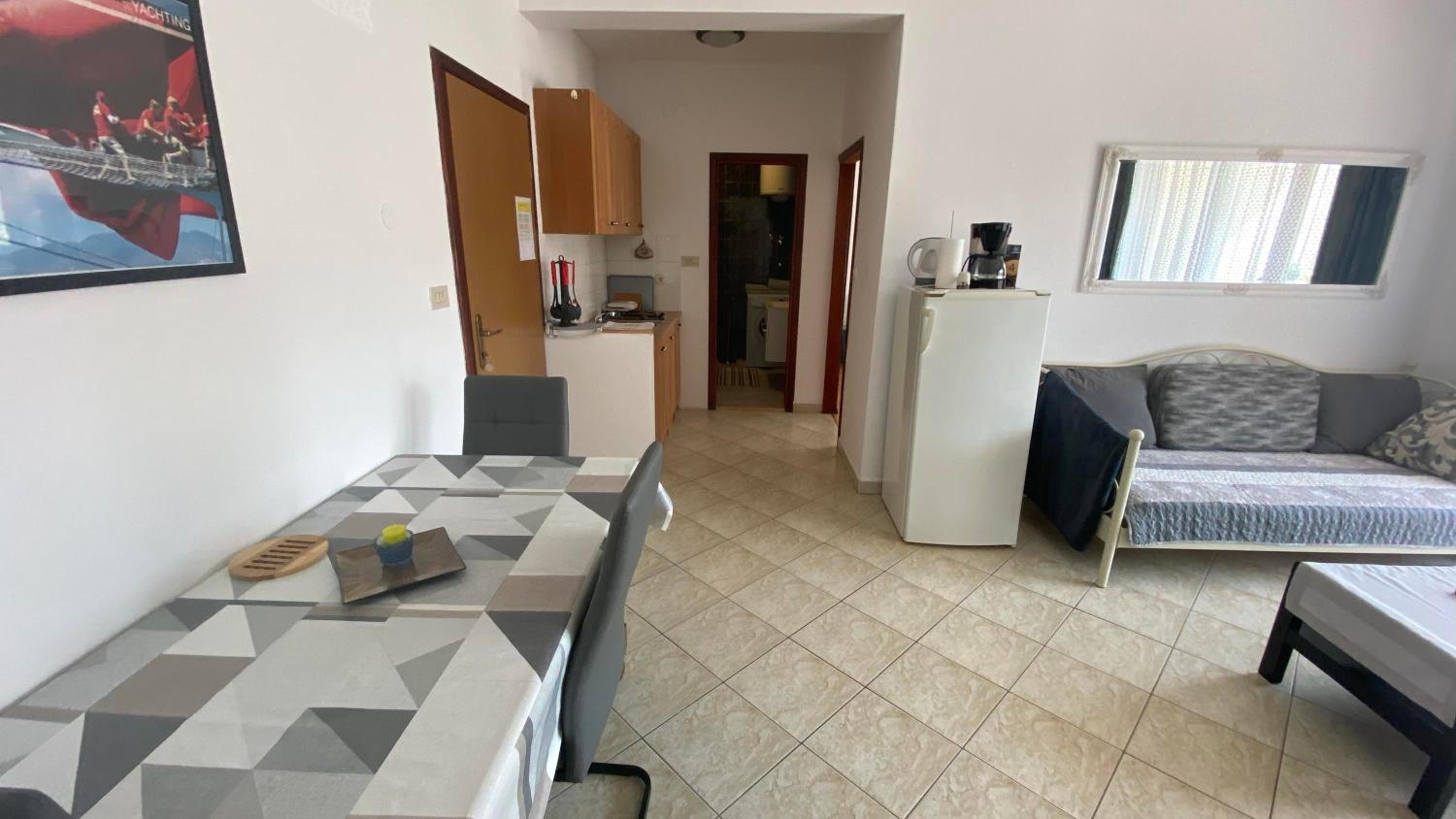 One-Bedroom Apartment with Balcony - Photo 5