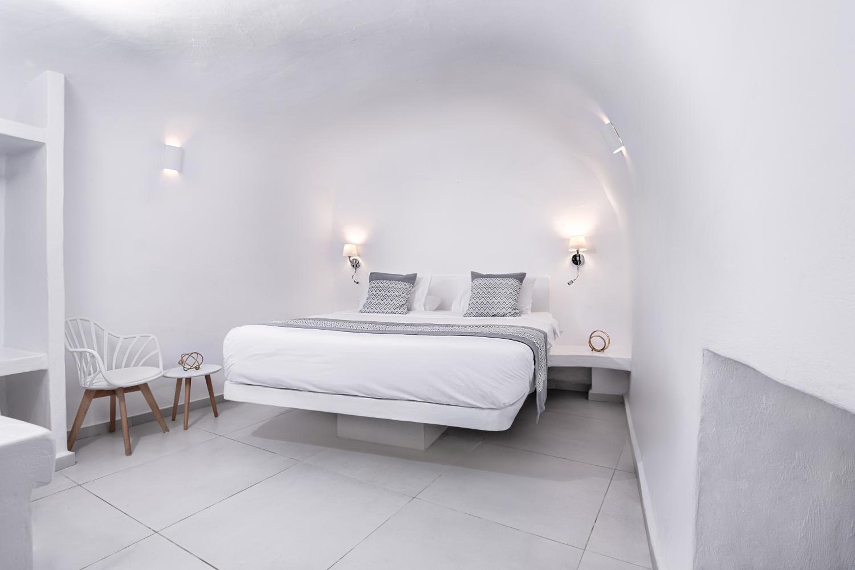 Two Bedroom Cave Suite with Hot Tub Caldera & Sea View - Photo 4