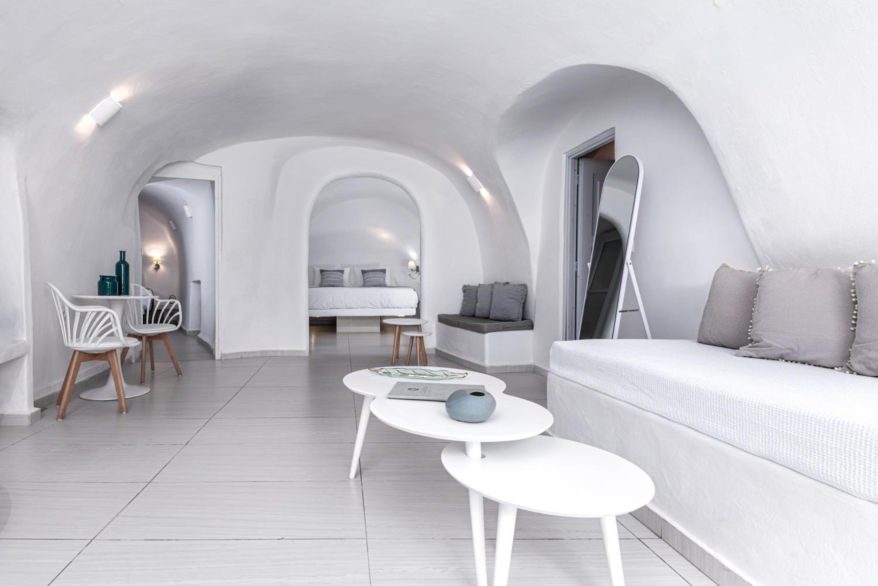 Two Bedroom Cave Suite with Hot Tub Caldera & Sea View - Photo 2
