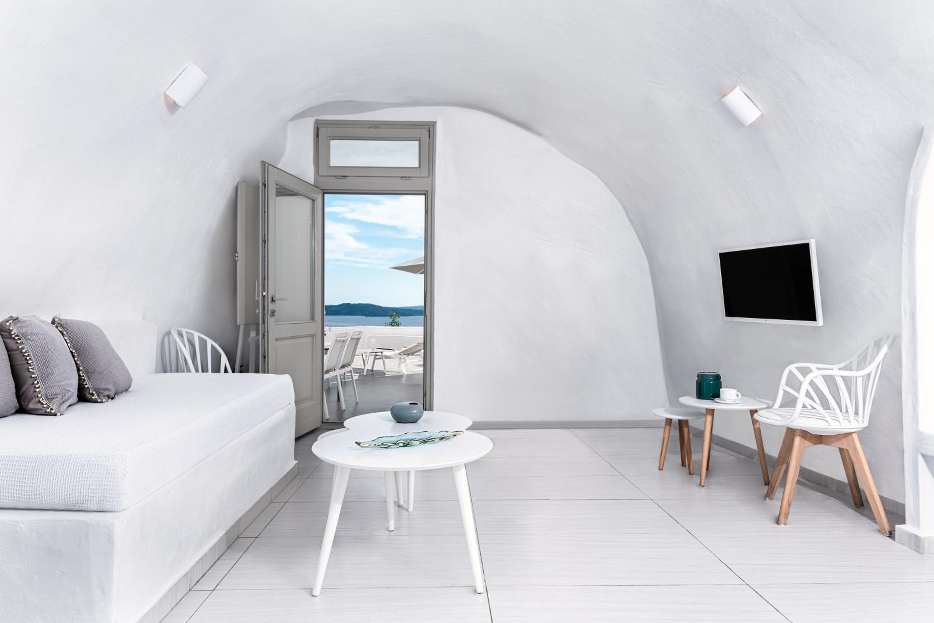 Two Bedroom Cave Suite with Hot Tub Caldera & Sea View - Photo 1