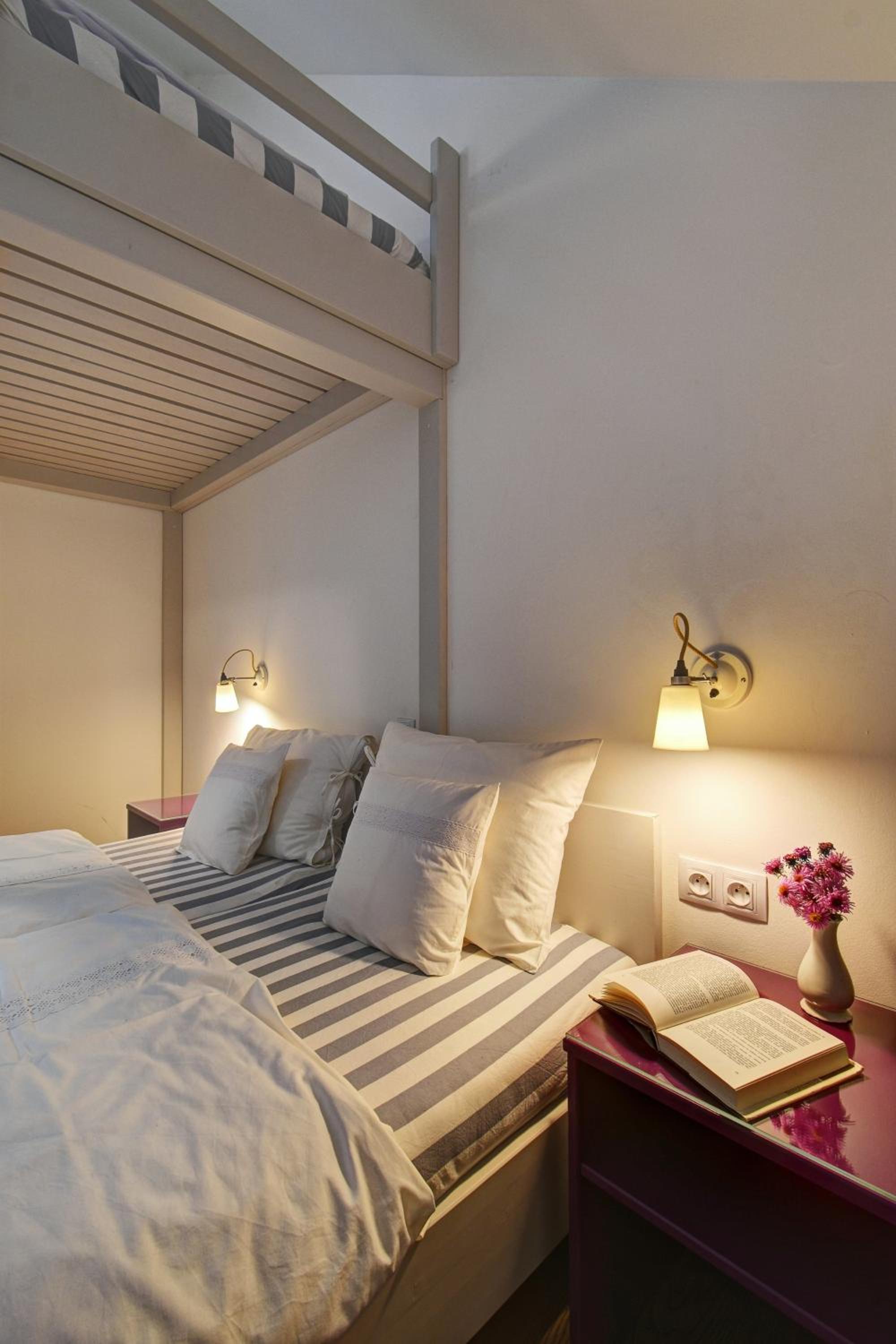 Triple Room with Private Bathroom photo 1