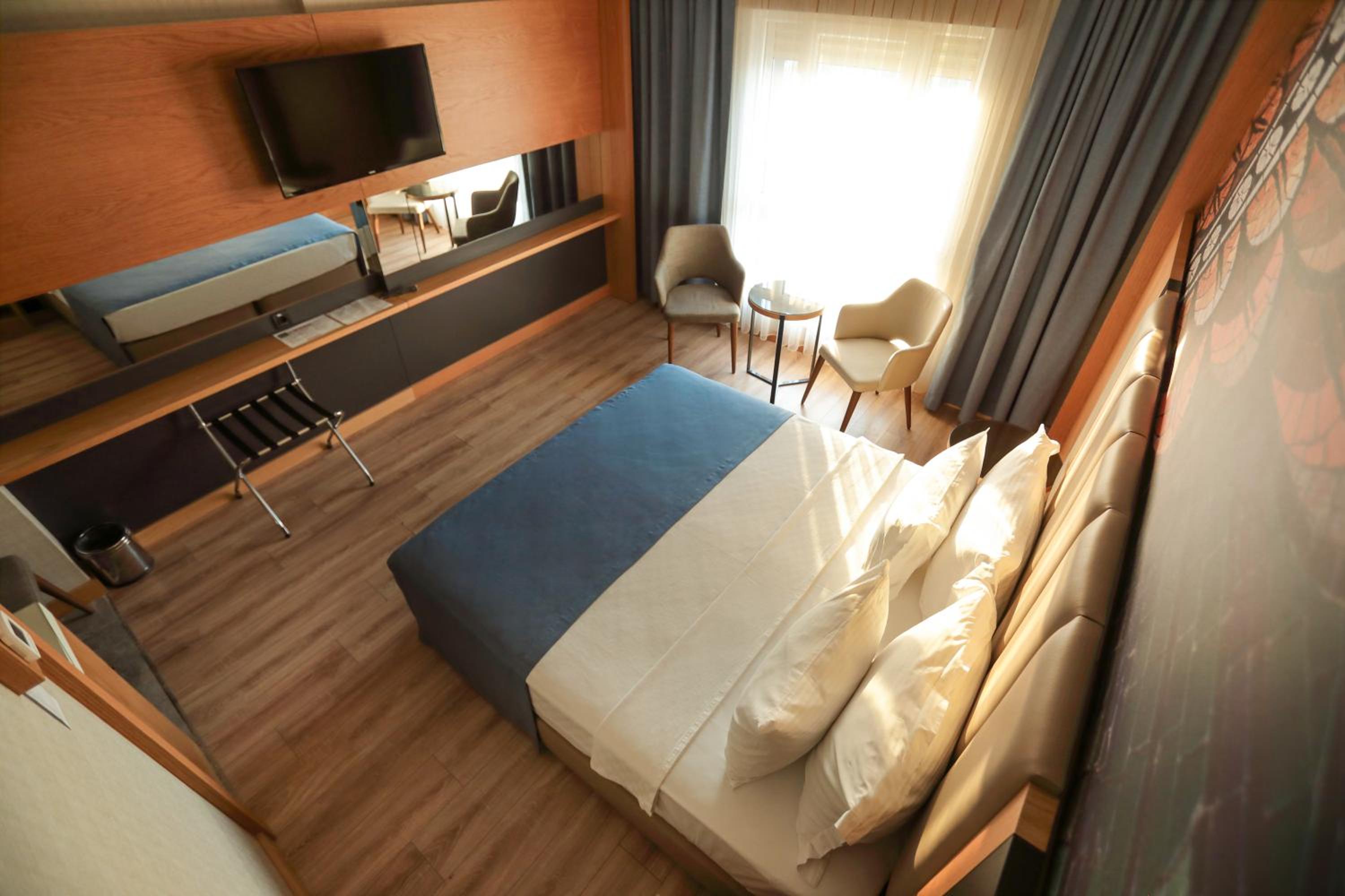 Standard Double Room - Photo 2