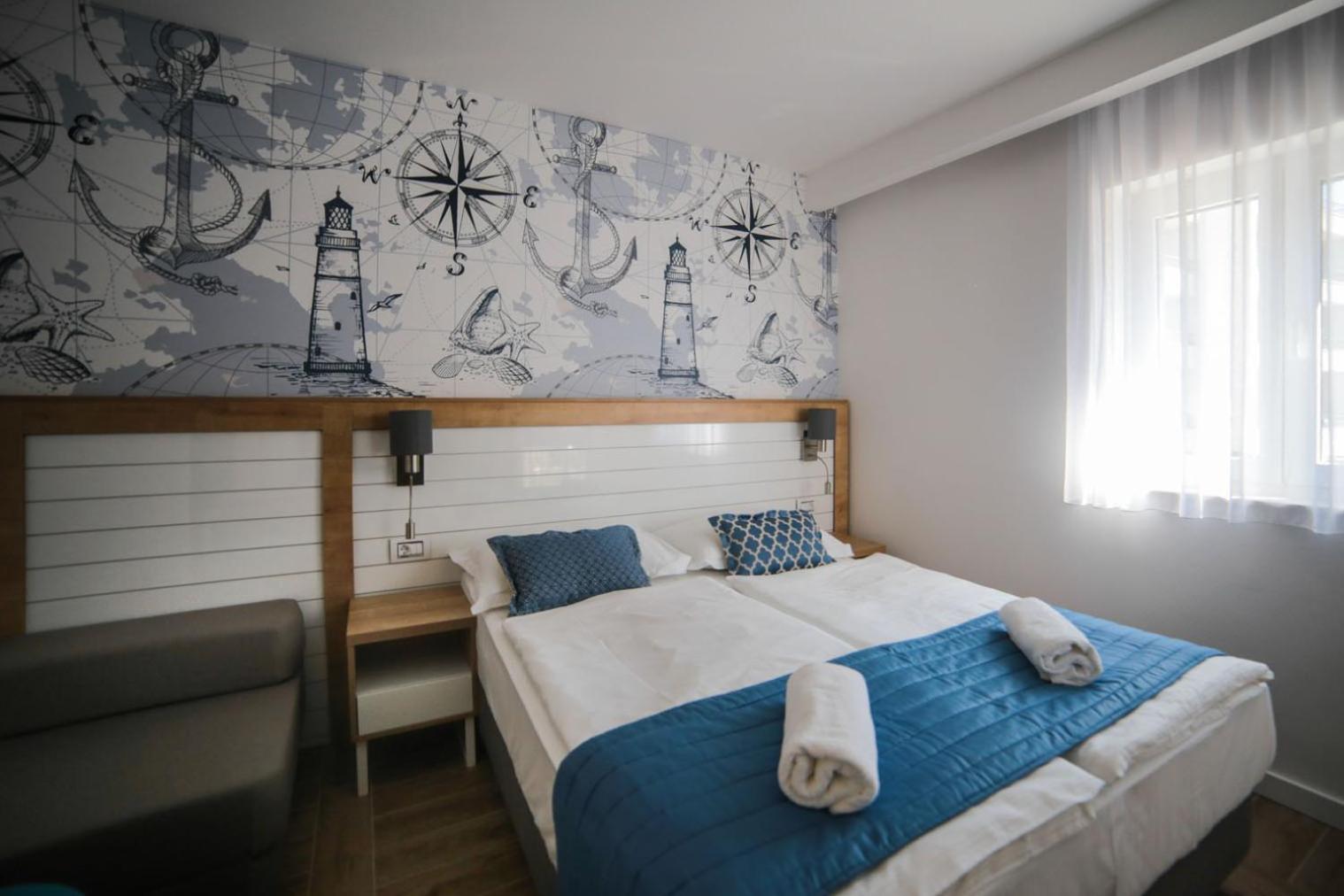 Double or Twin Room with Sea View