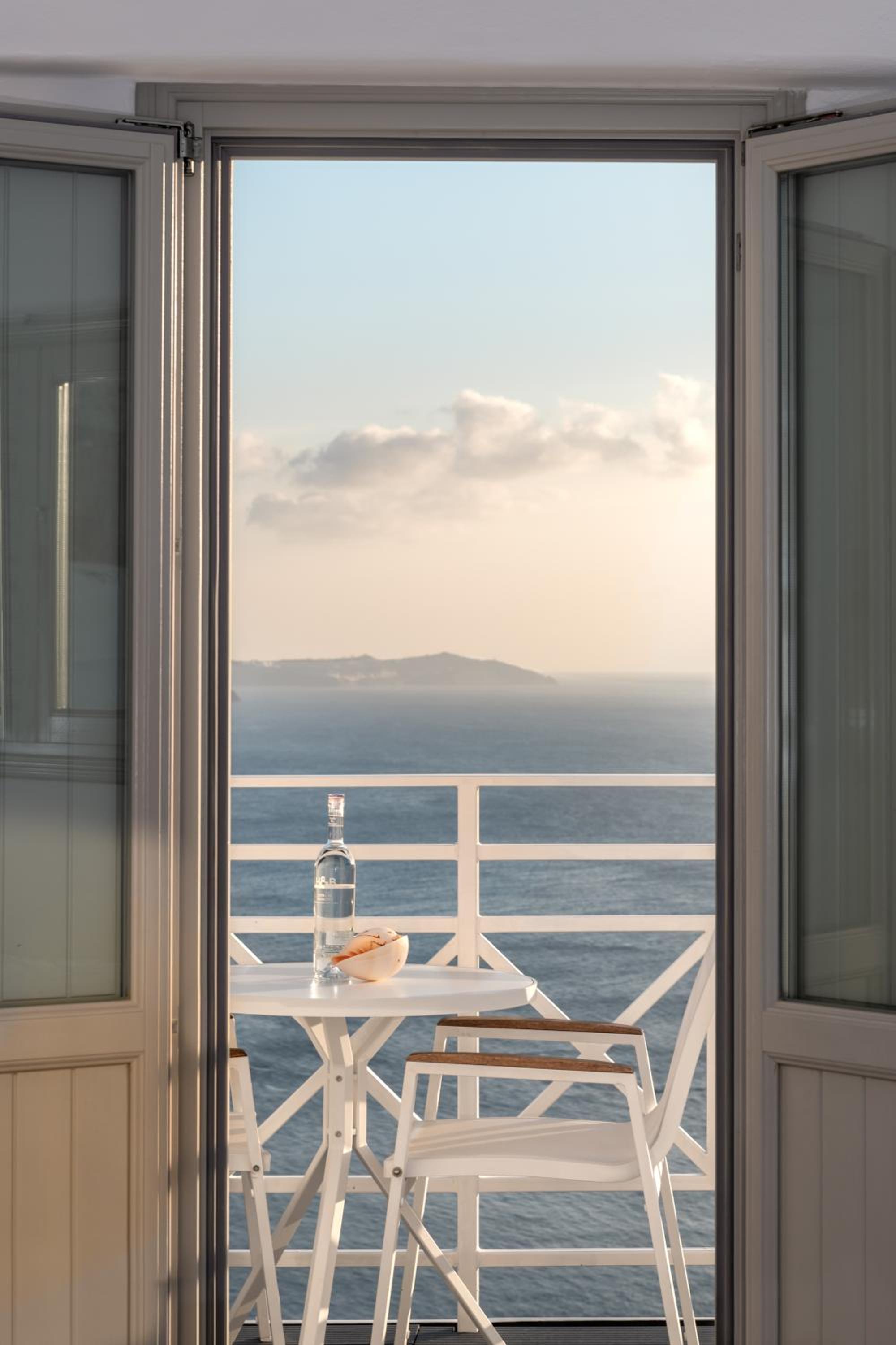 Premium Cave Suite with Caldera & Sea View - Photo 4
