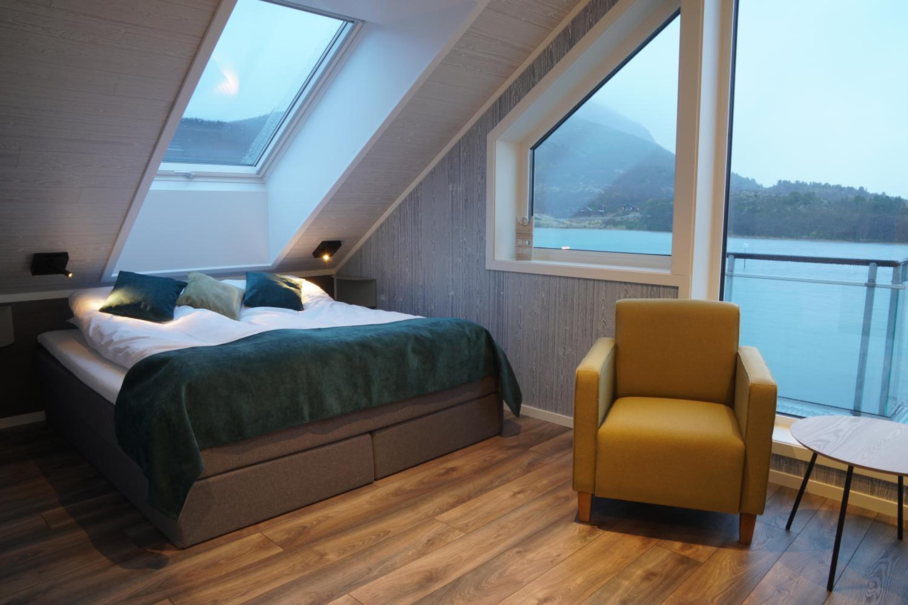 Twin or Double Room with Sea View - Photo 5
