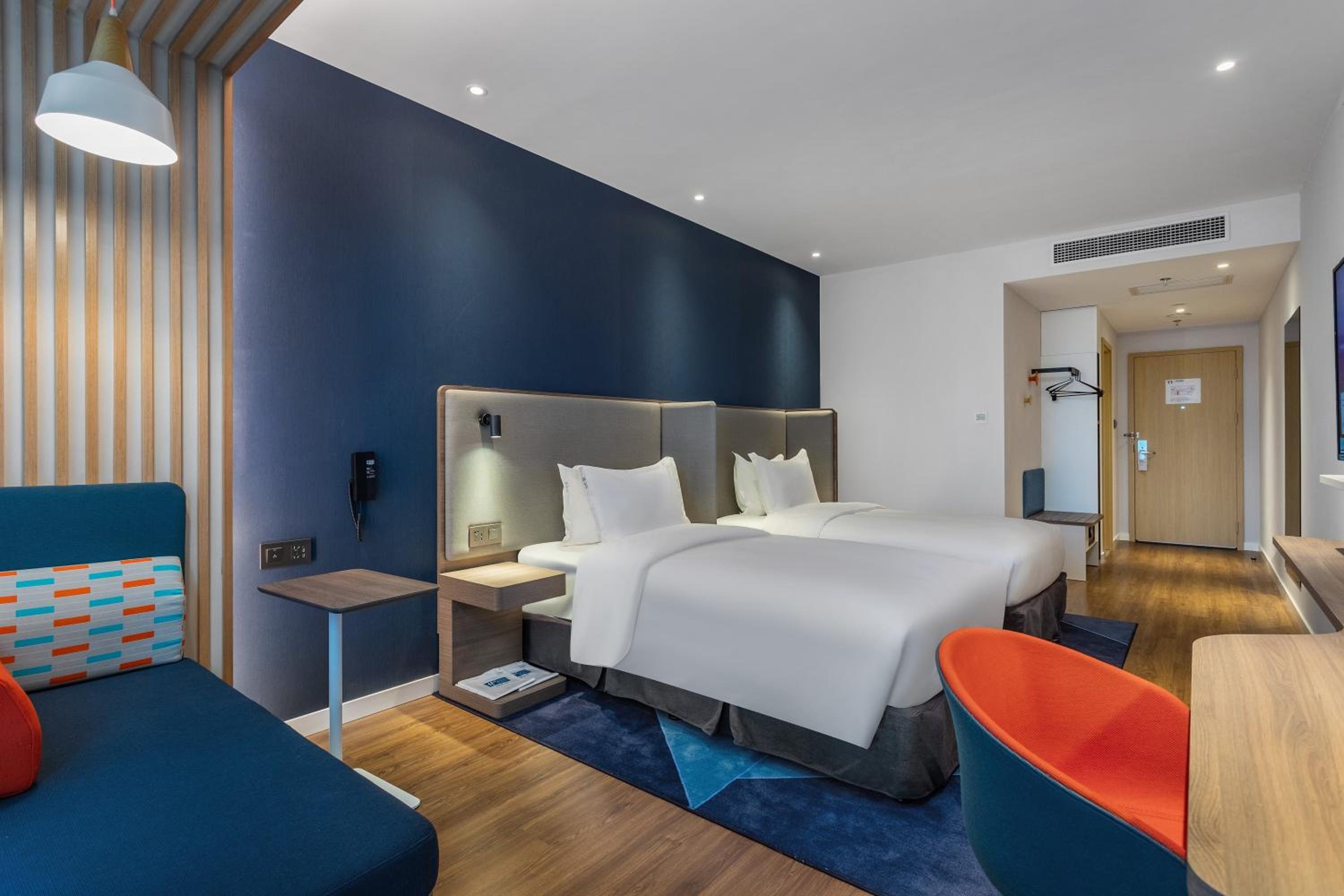 Standard Twin Room - Photo 3