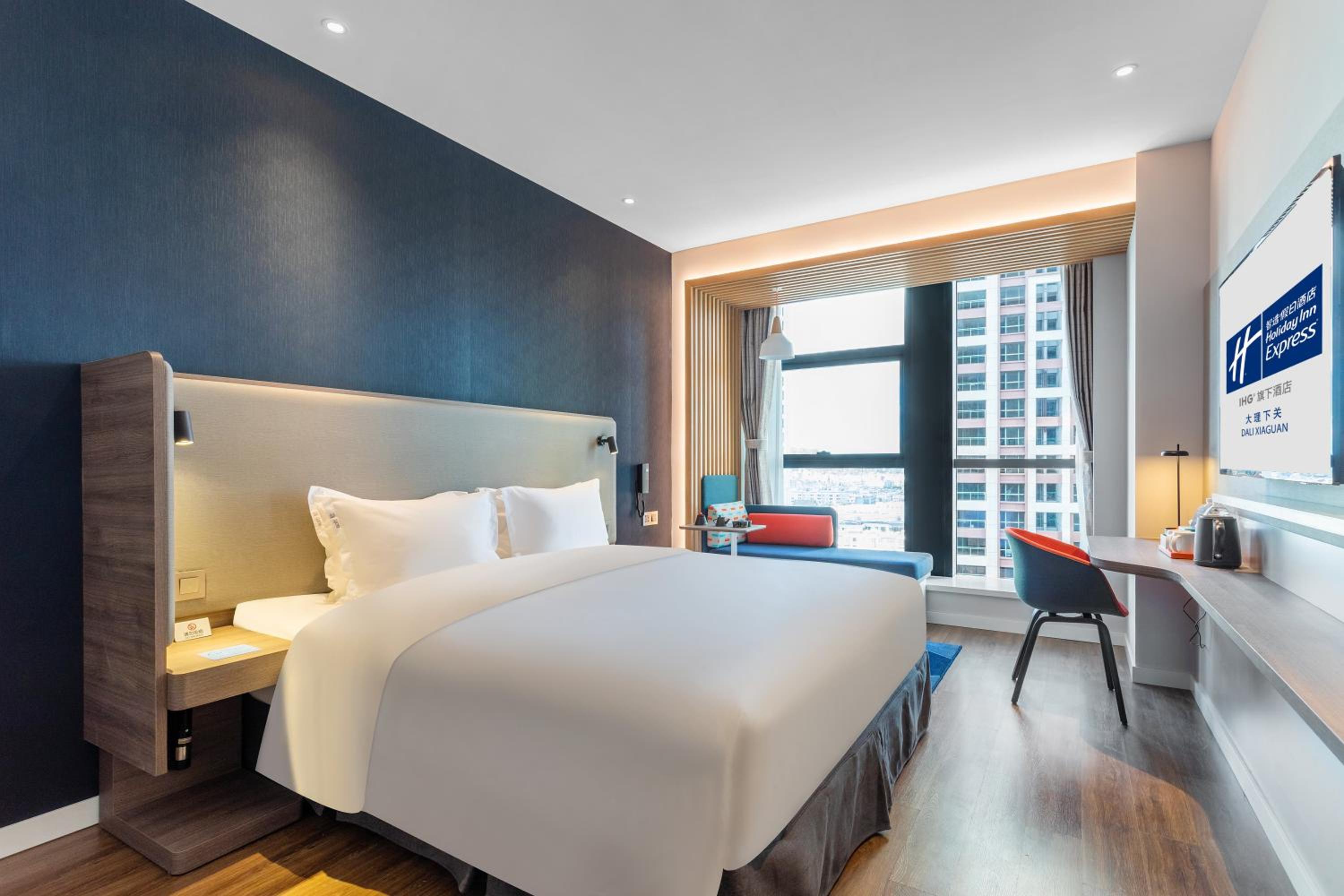 Standard King Room - Photo 4