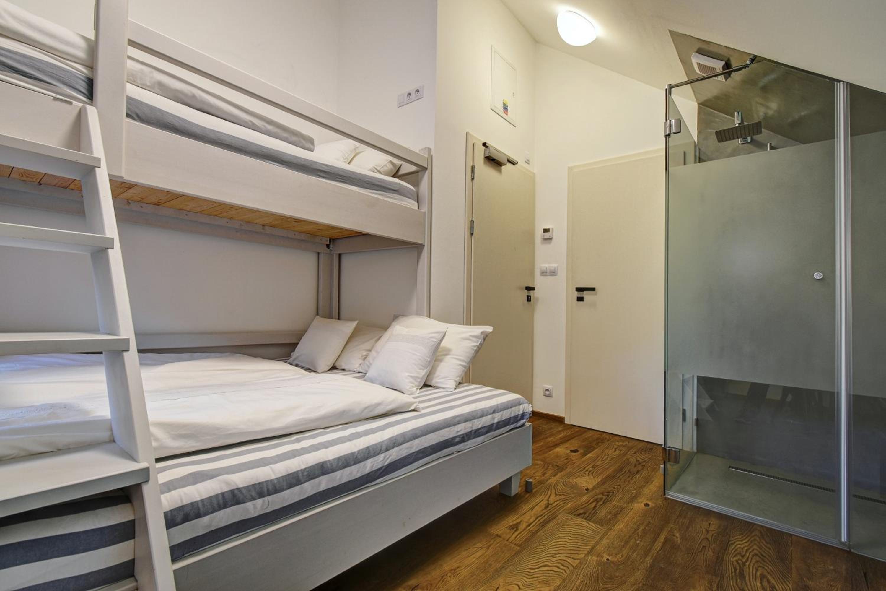 Triple Room with Shower photo 1