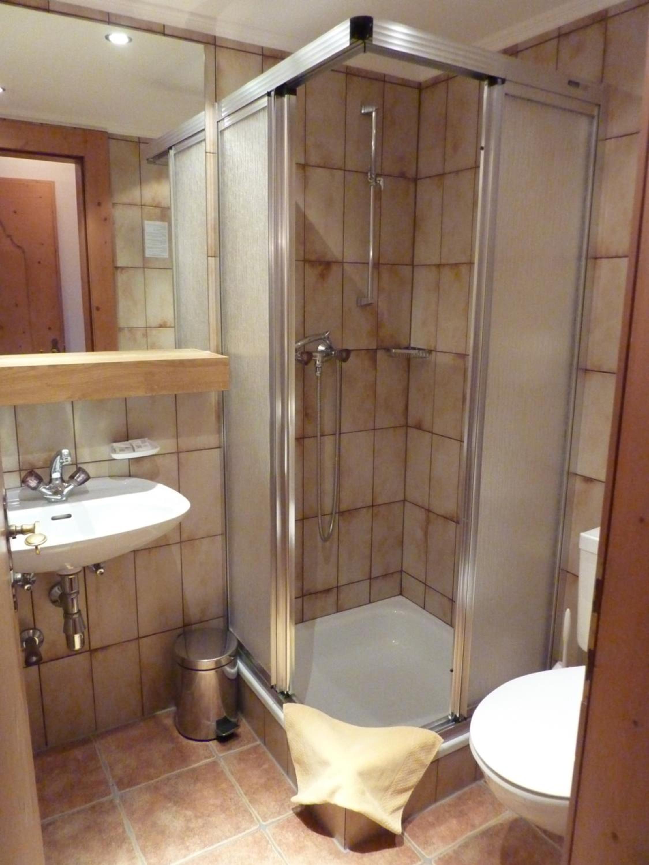 Standard Double Room - Photo 6
