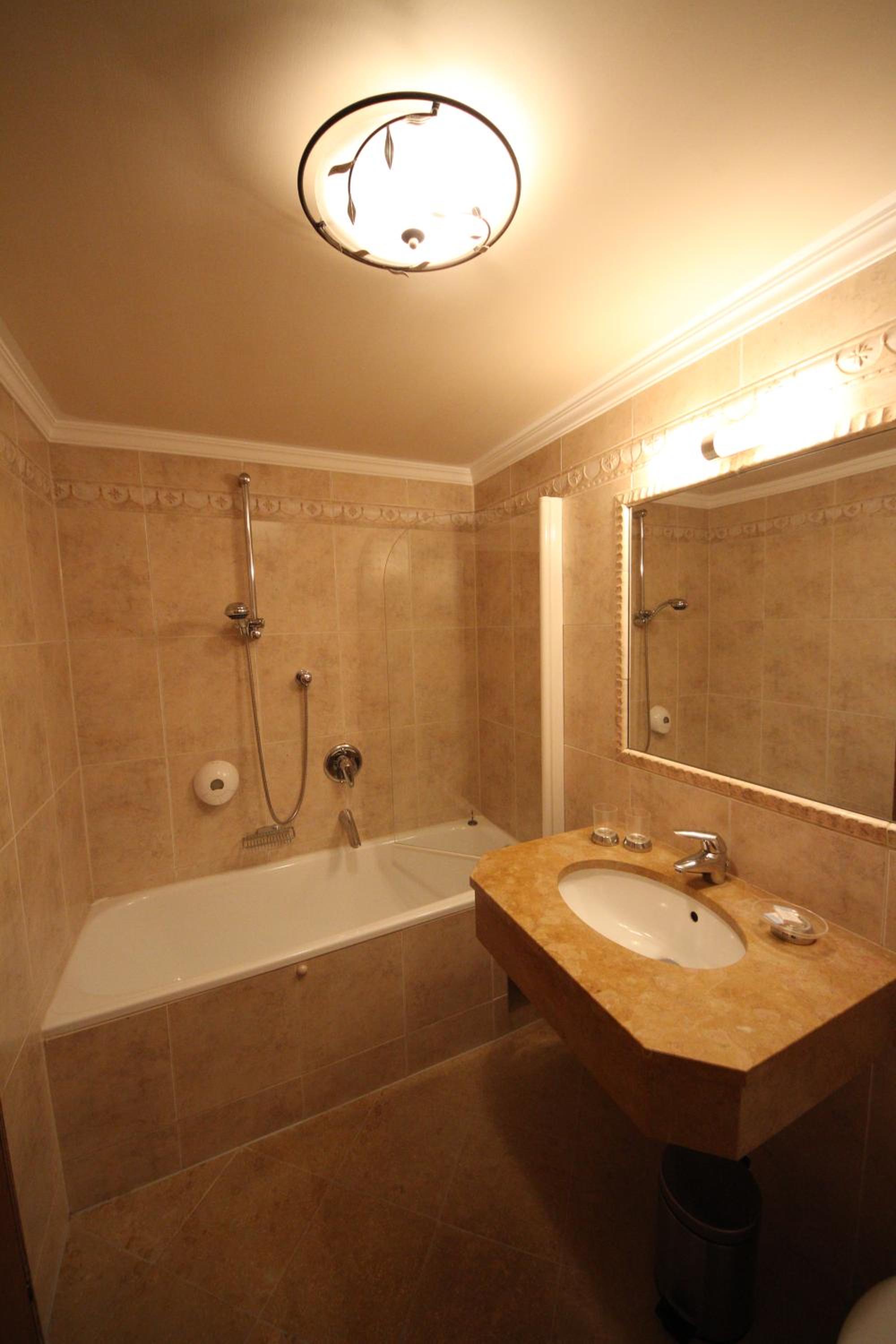 Standard Triple Room - Photo 3