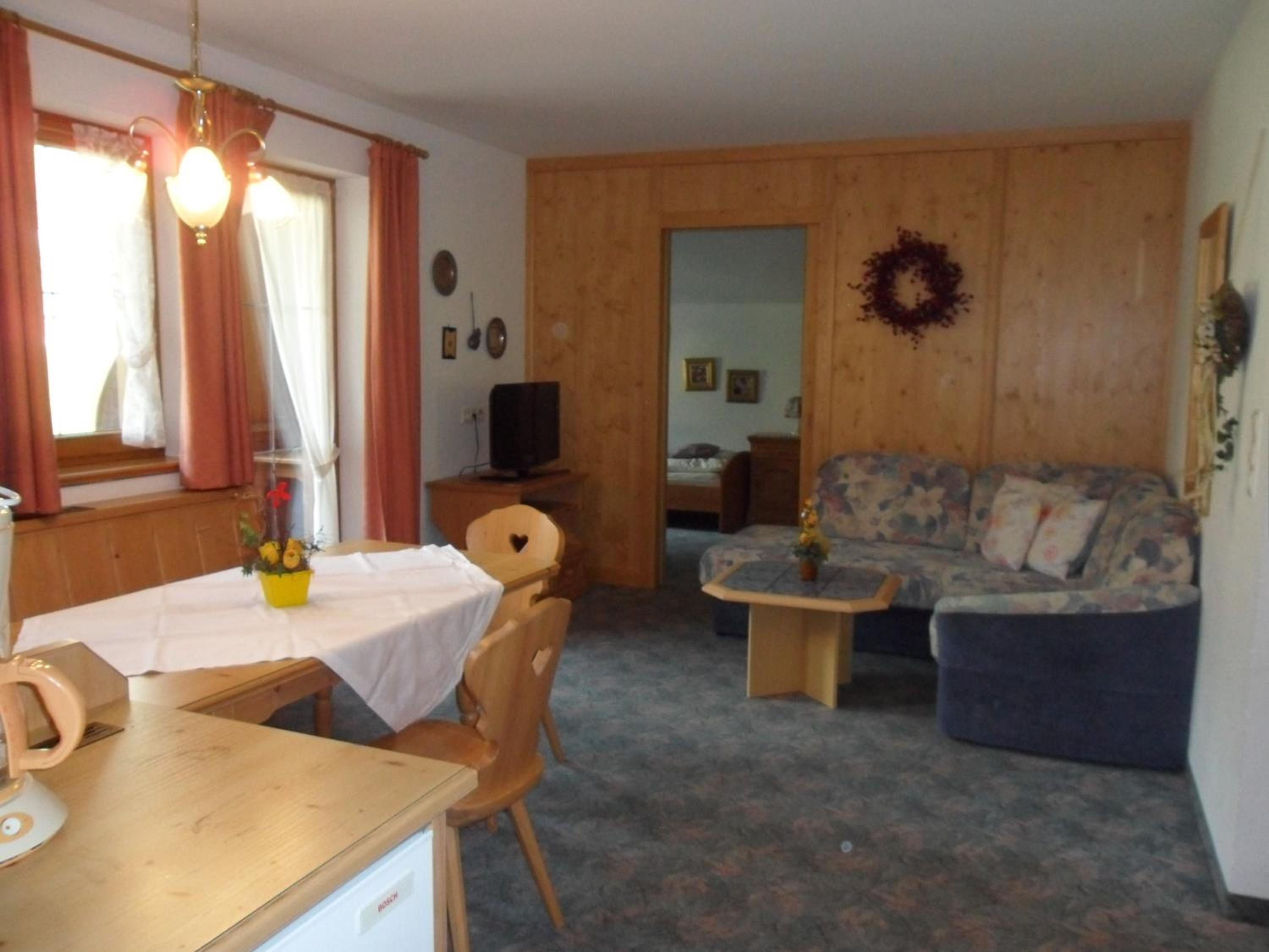 Two-Bedroom Apartment with Shower  photo 1