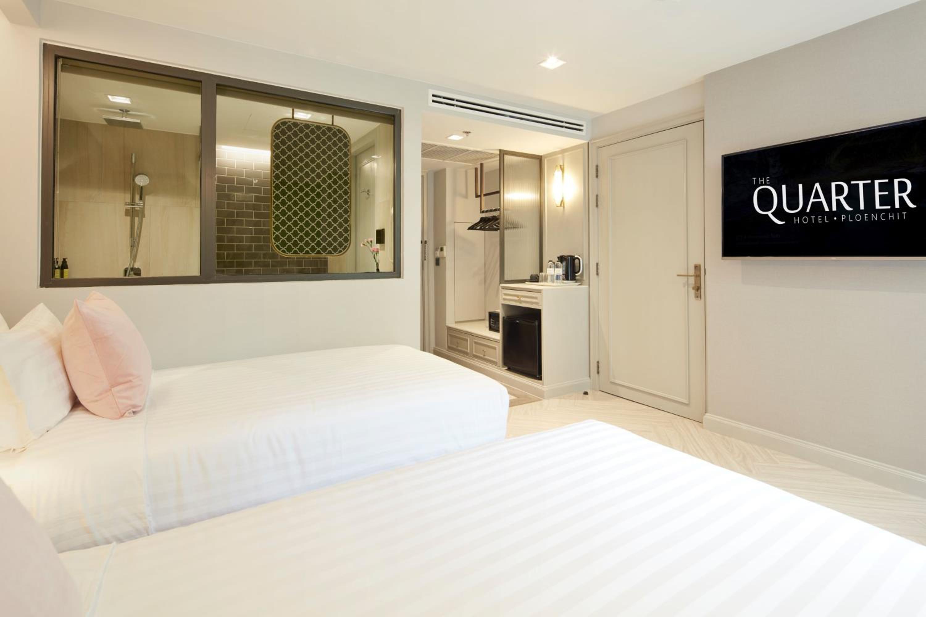 Deluxe Twin Room photo 3