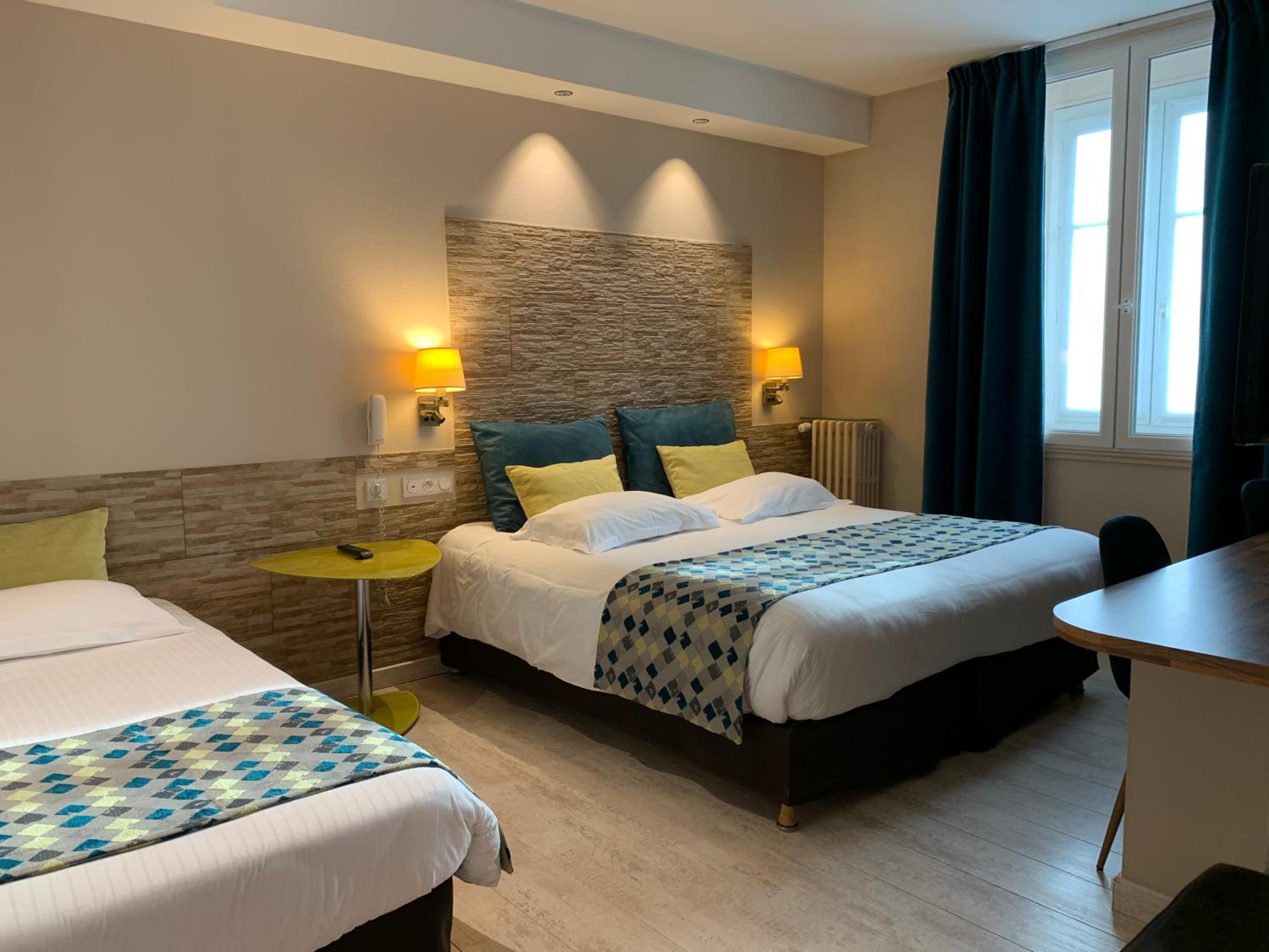 Family King Room with Sofa Bed photo 2