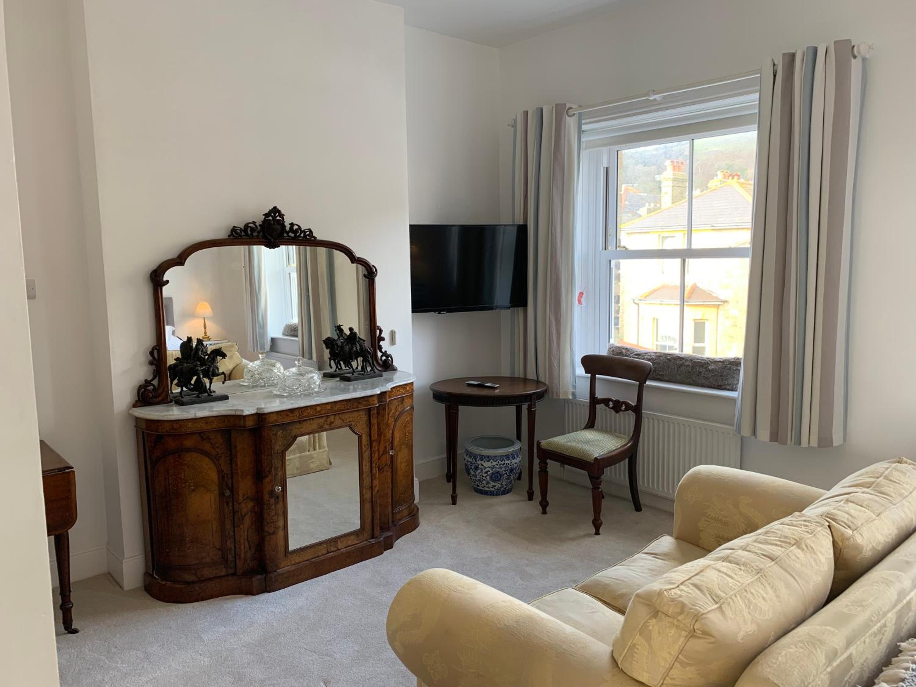 Deluxe Double Room with Shower photo 3