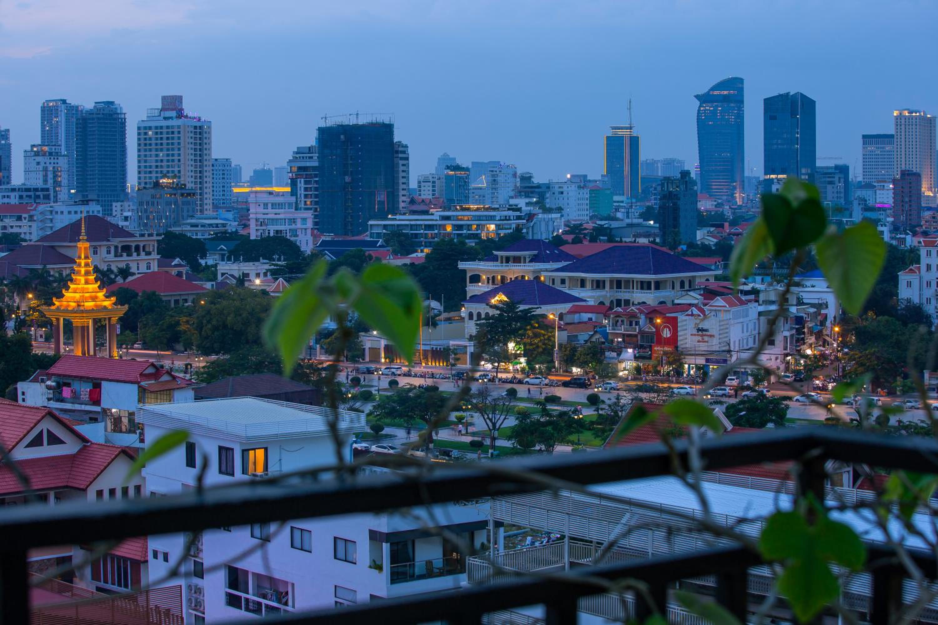Superior Double with Balcony City View - Photo 2