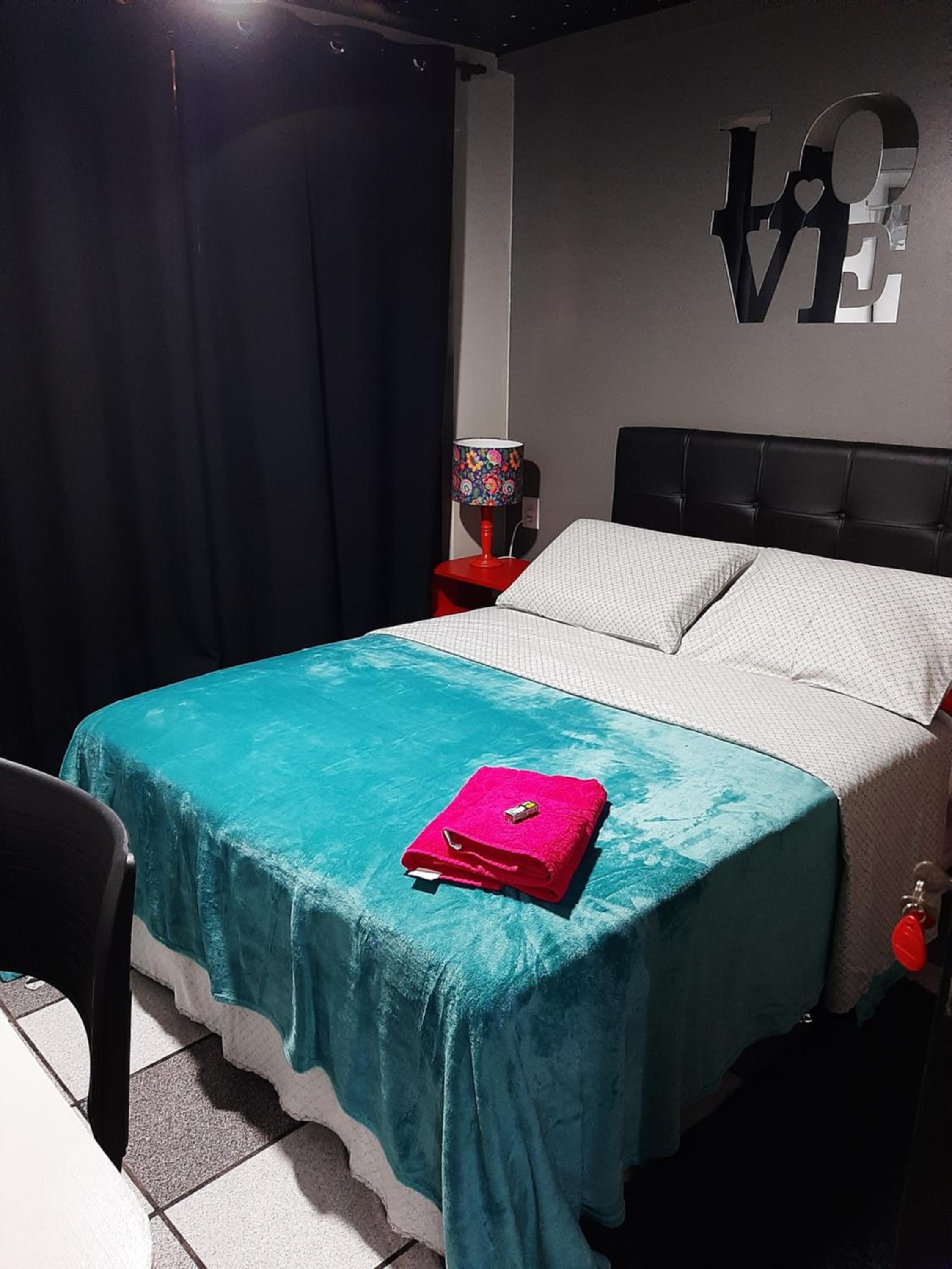 Budget Double Room - Photo 20