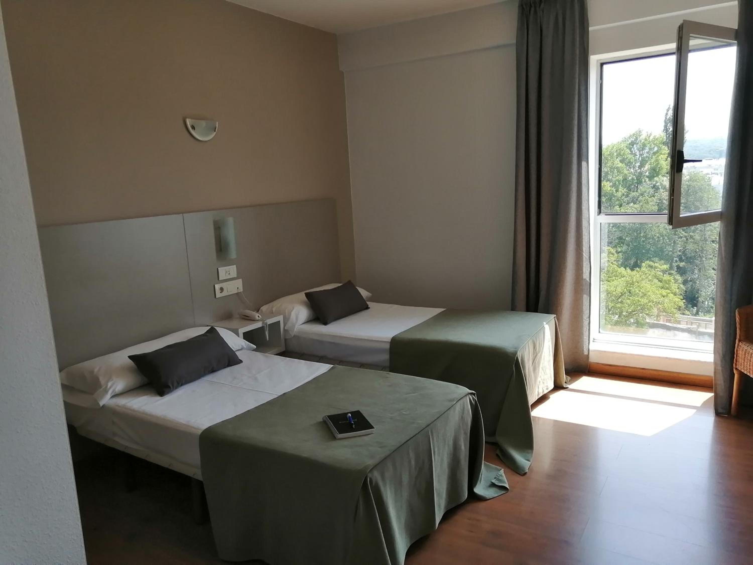 Double or Twin Room - Photo 1