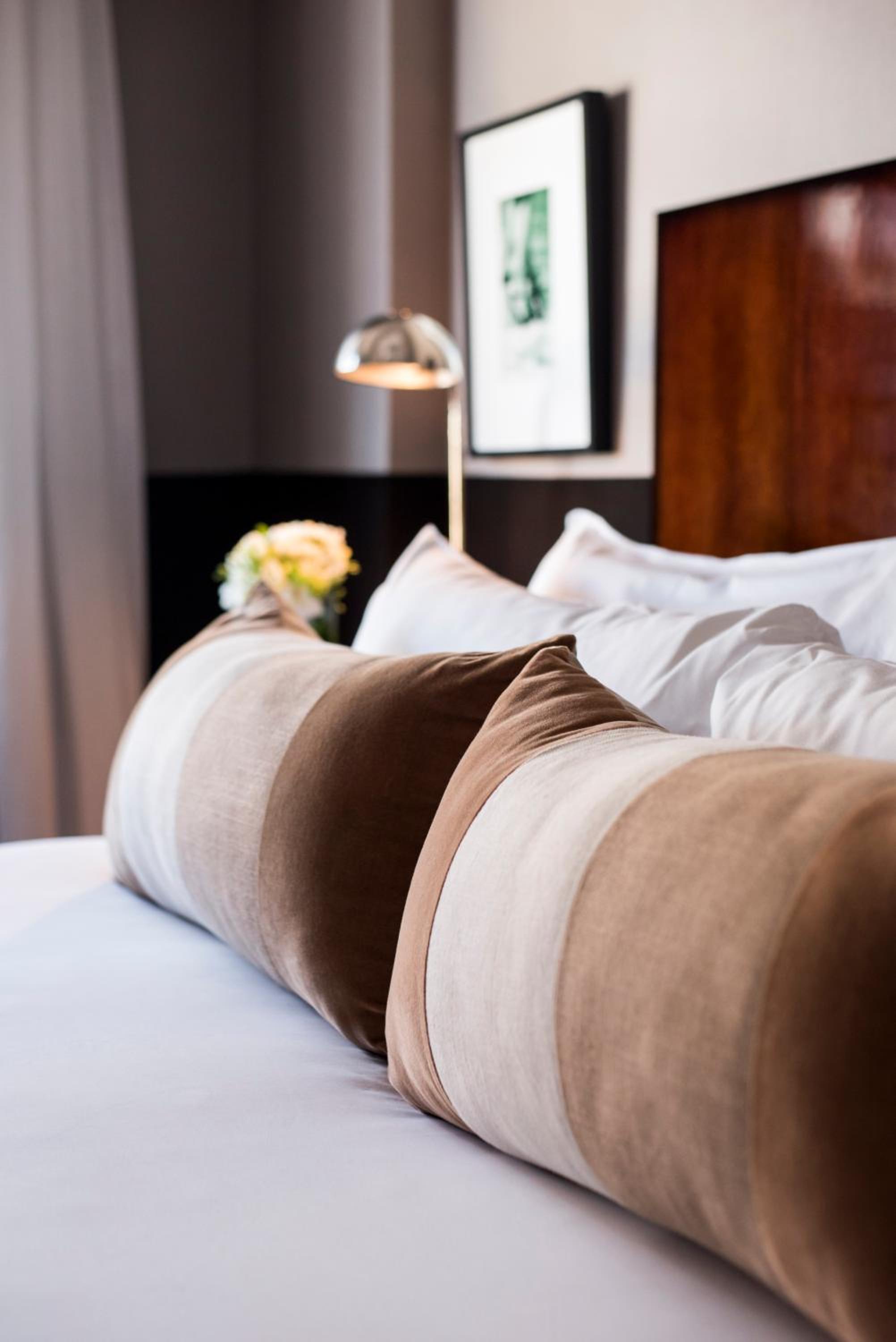 Executive Double Room thumbnail 5