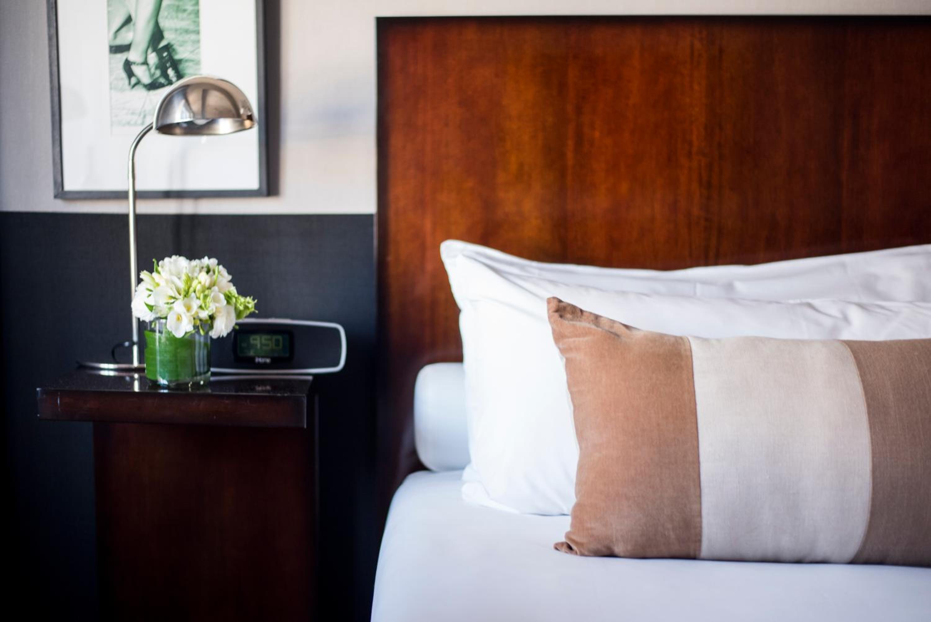 Executive Double Room thumbnail 6