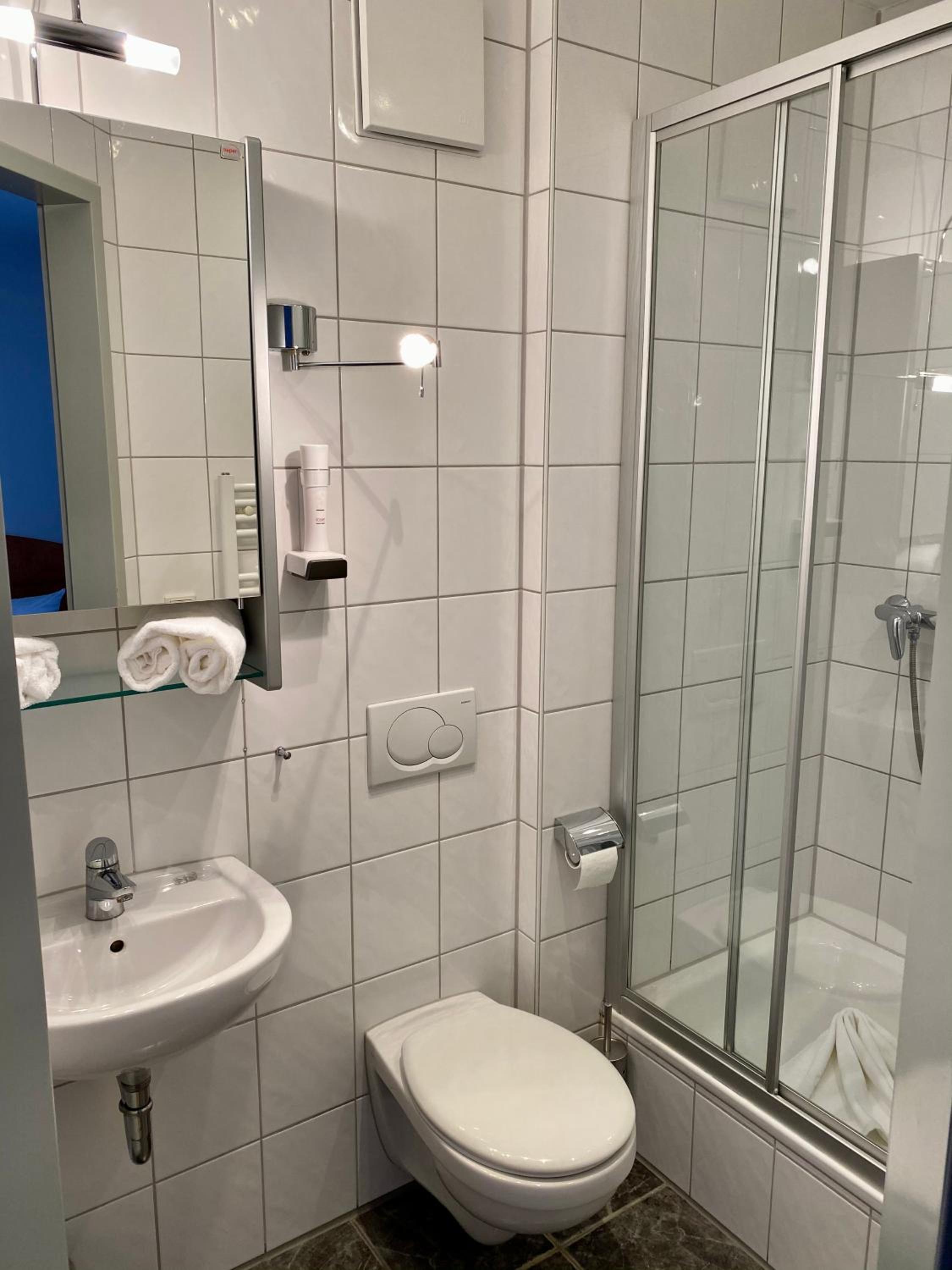 Double Room - Photo 2