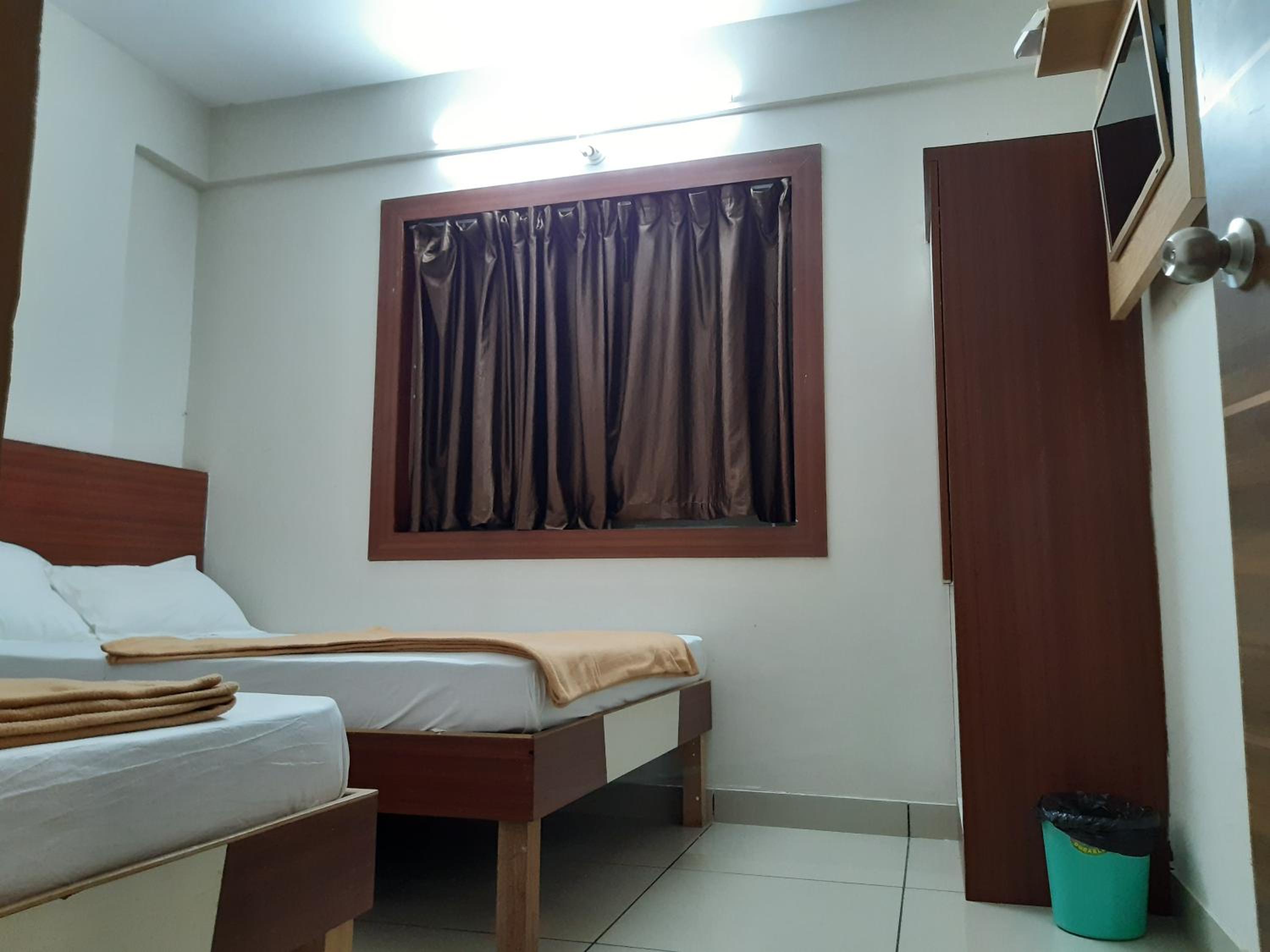 Budget Triple Room - Photo 9
