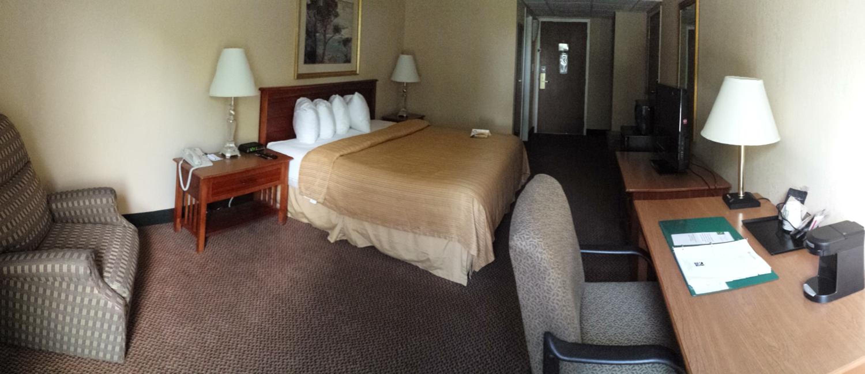 Queen Room - Accessible/Non-Smoking - Photo 3