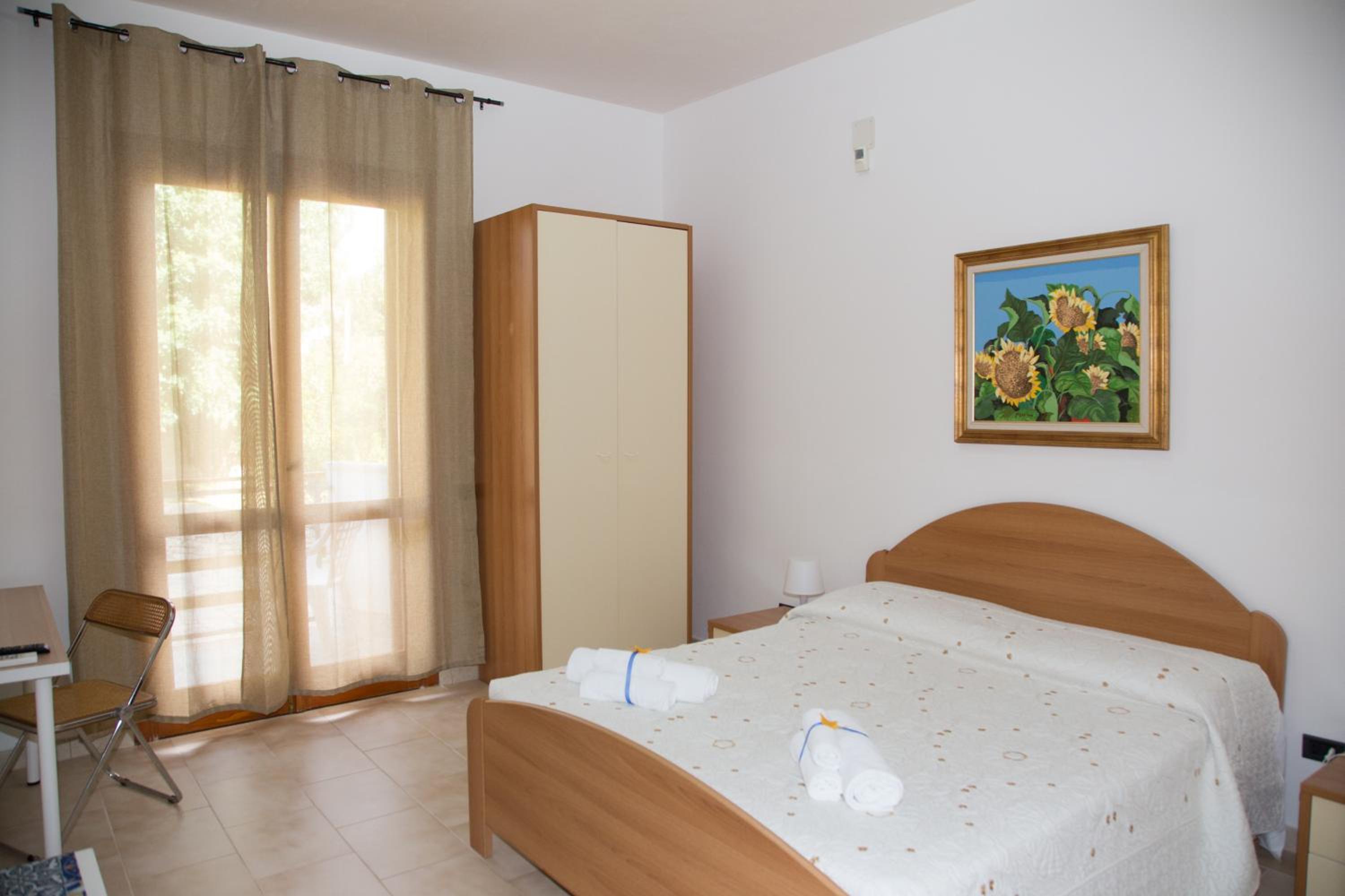 Double Room with Private External Bathroom photo 1