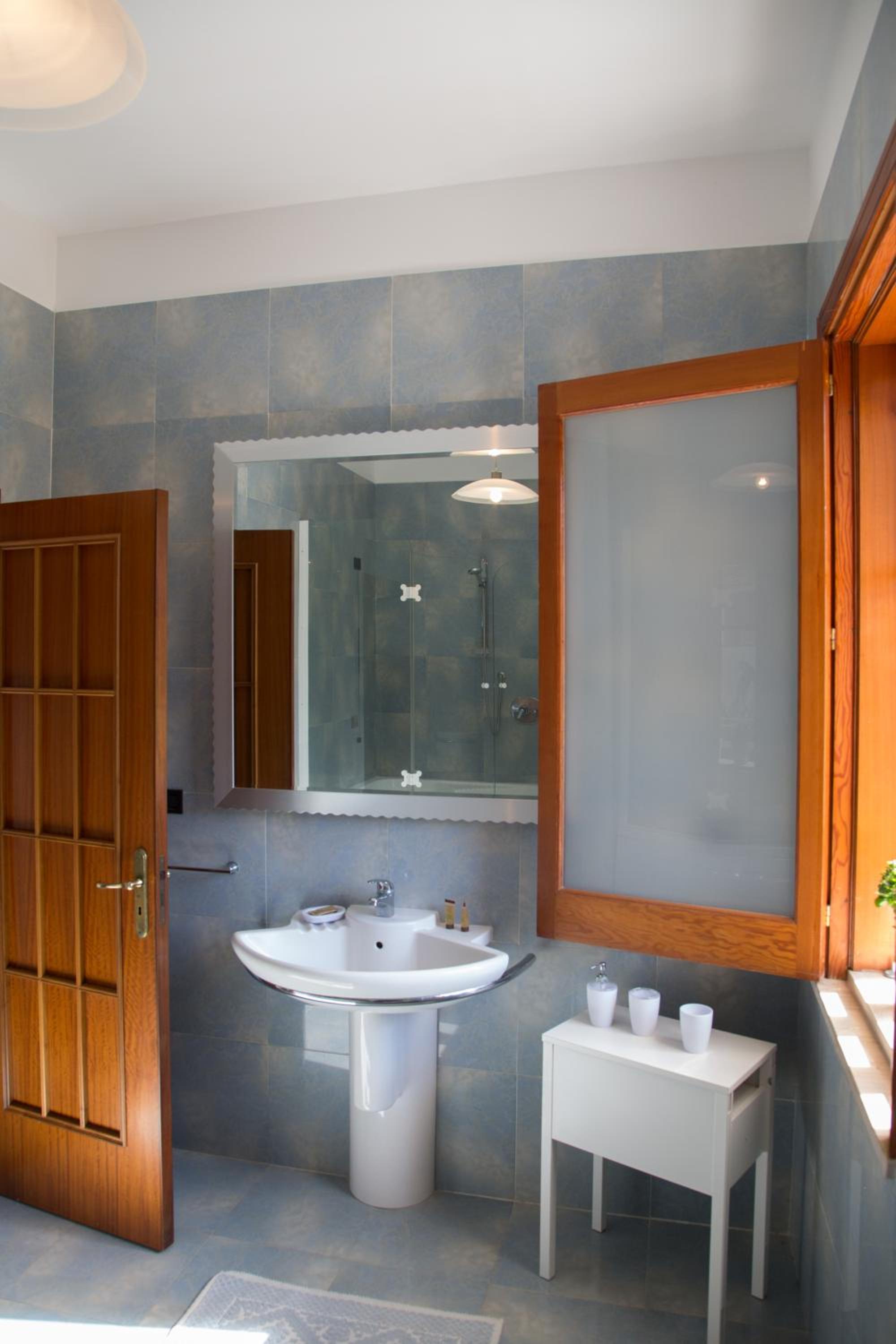 Double Room with Private External Bathroom photo 3