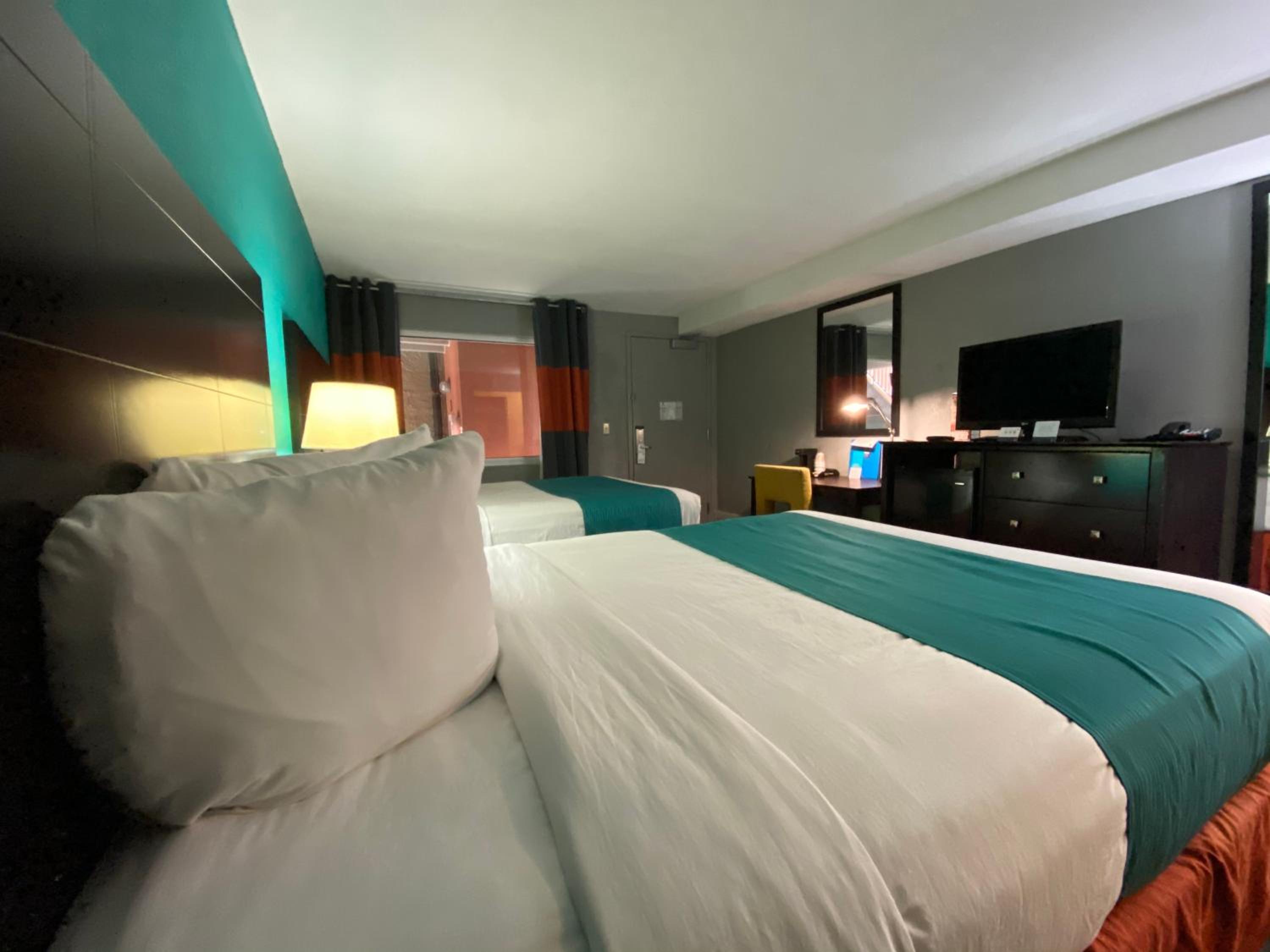 Queen Room with Two Queen Beds - Accessible/Non-Smoking  photo 2
