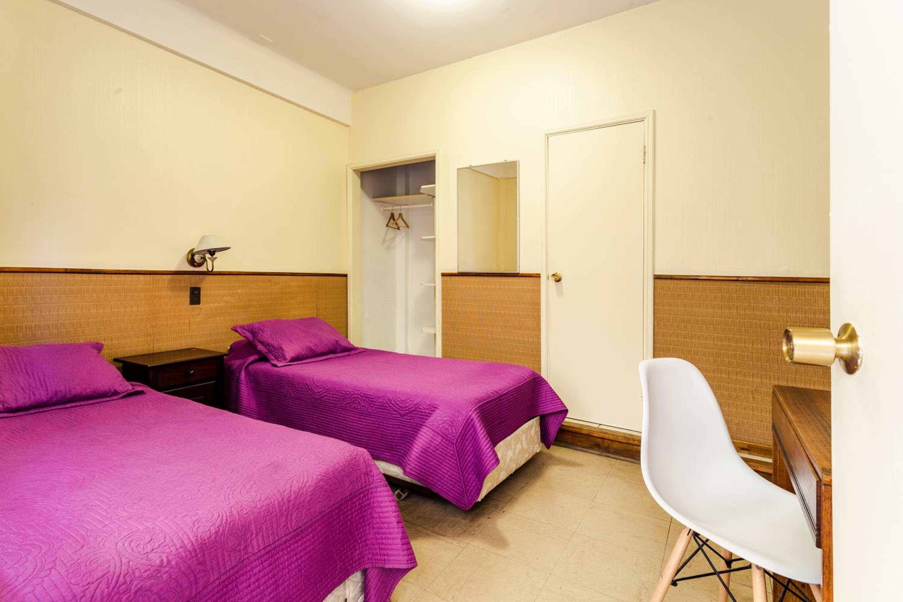 Twin Room with Private Bathroom photo 1