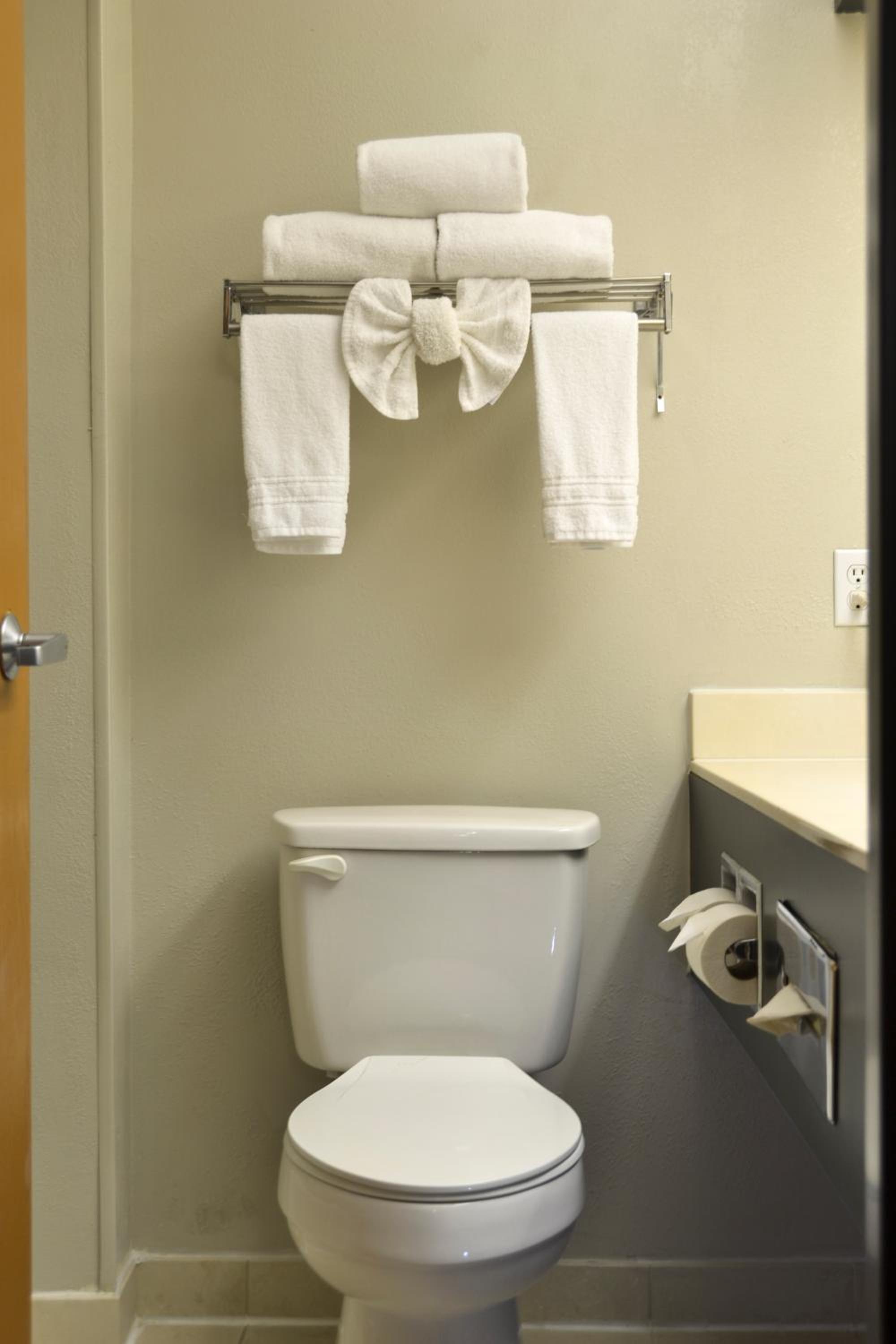 Deluxe King Room - Non-Smoking - Photo 4