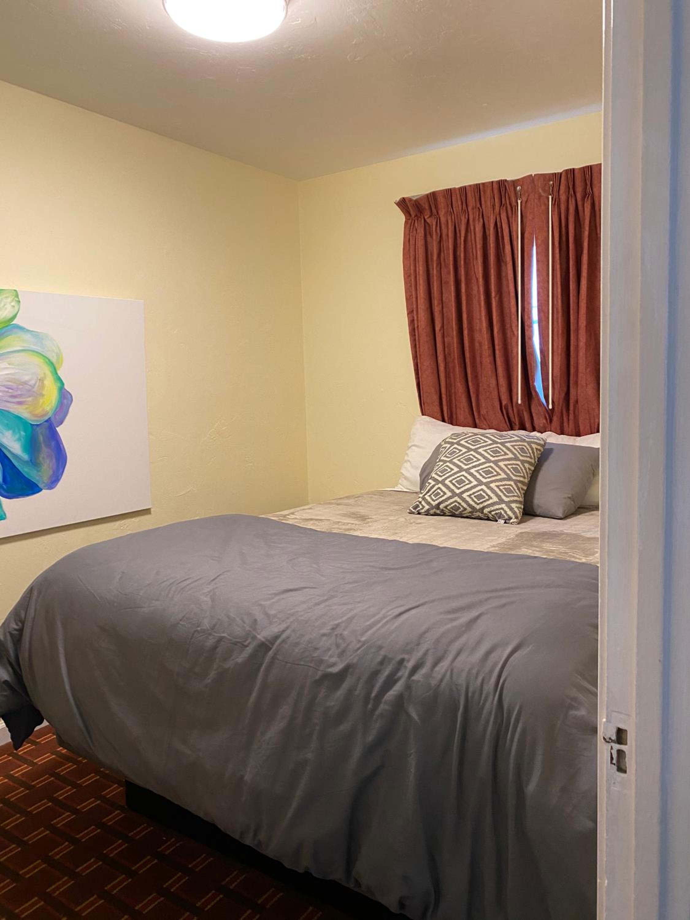 Deluxe Double Room with Shower - Photo 5