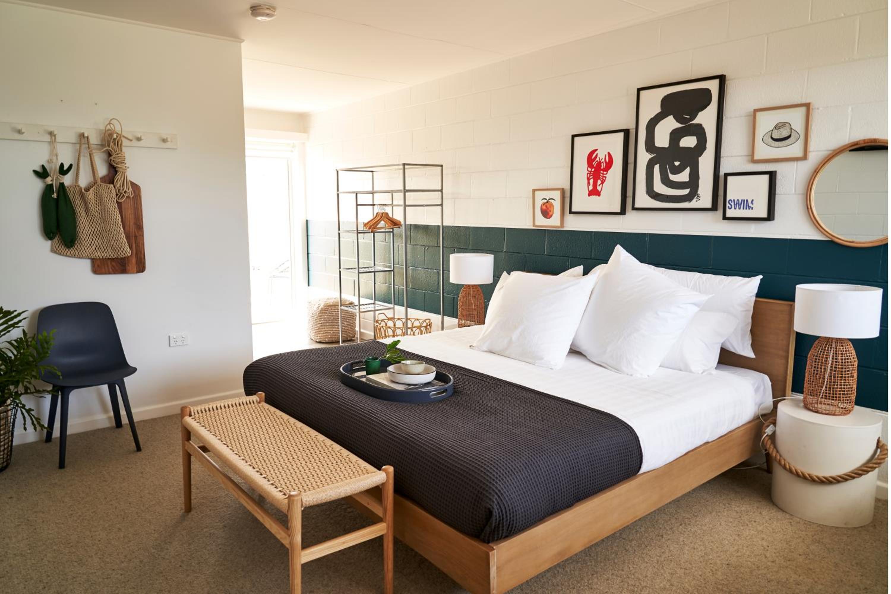 Deluxe King Room - Photo 5