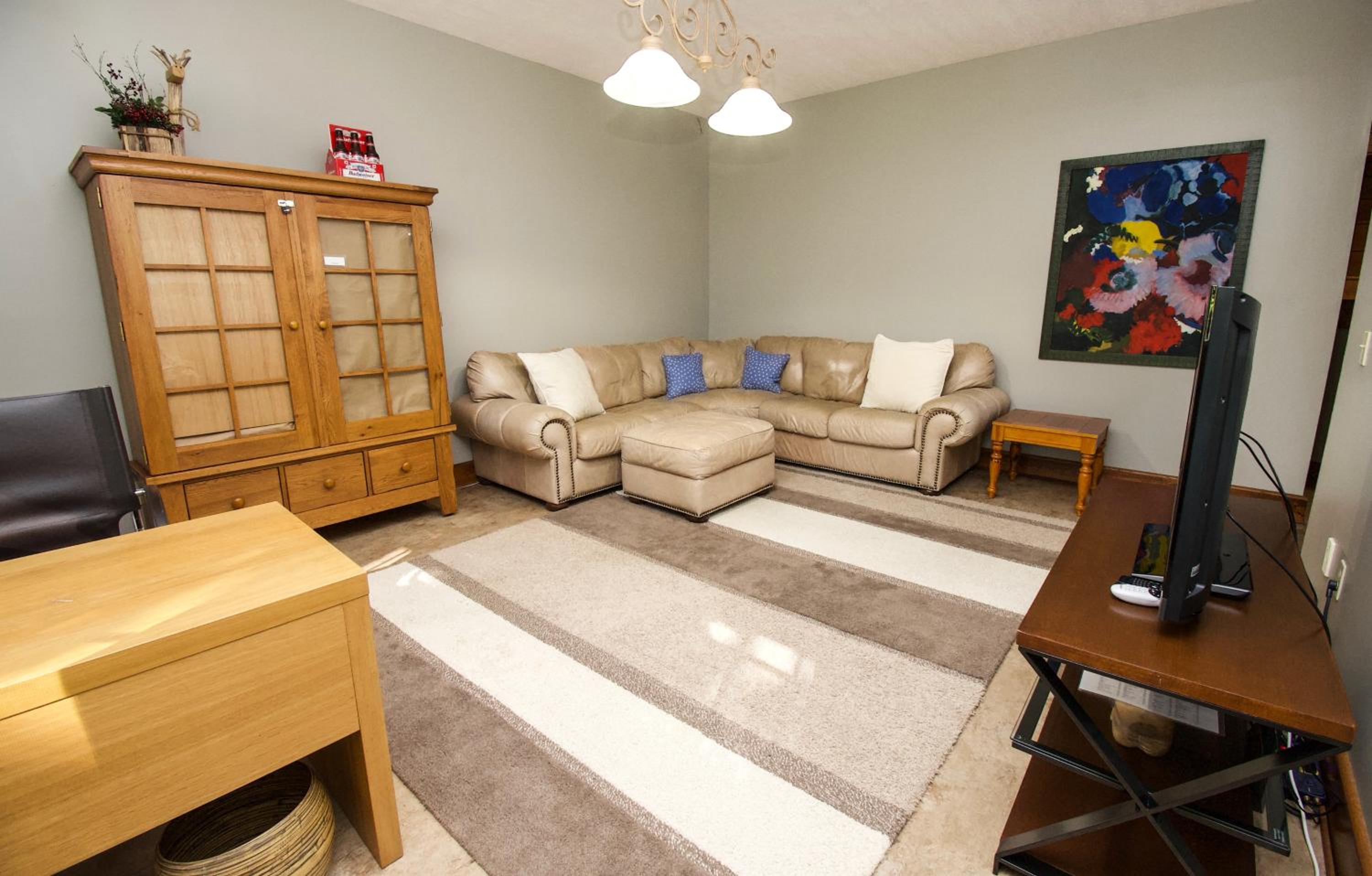 Four-Bedroom House ( Cats Meow) photo 1