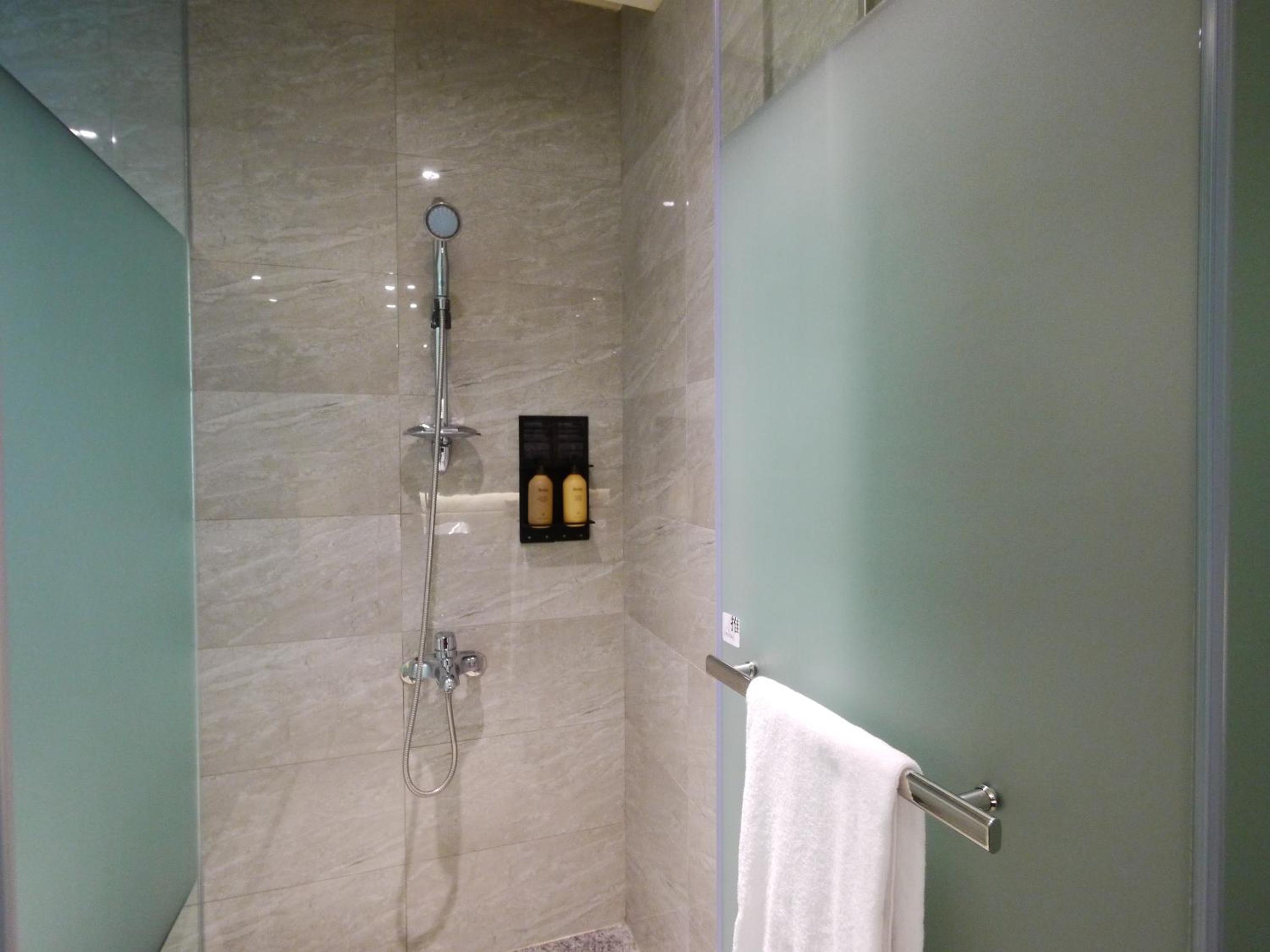 Standard Quadruple Room - Photo 5