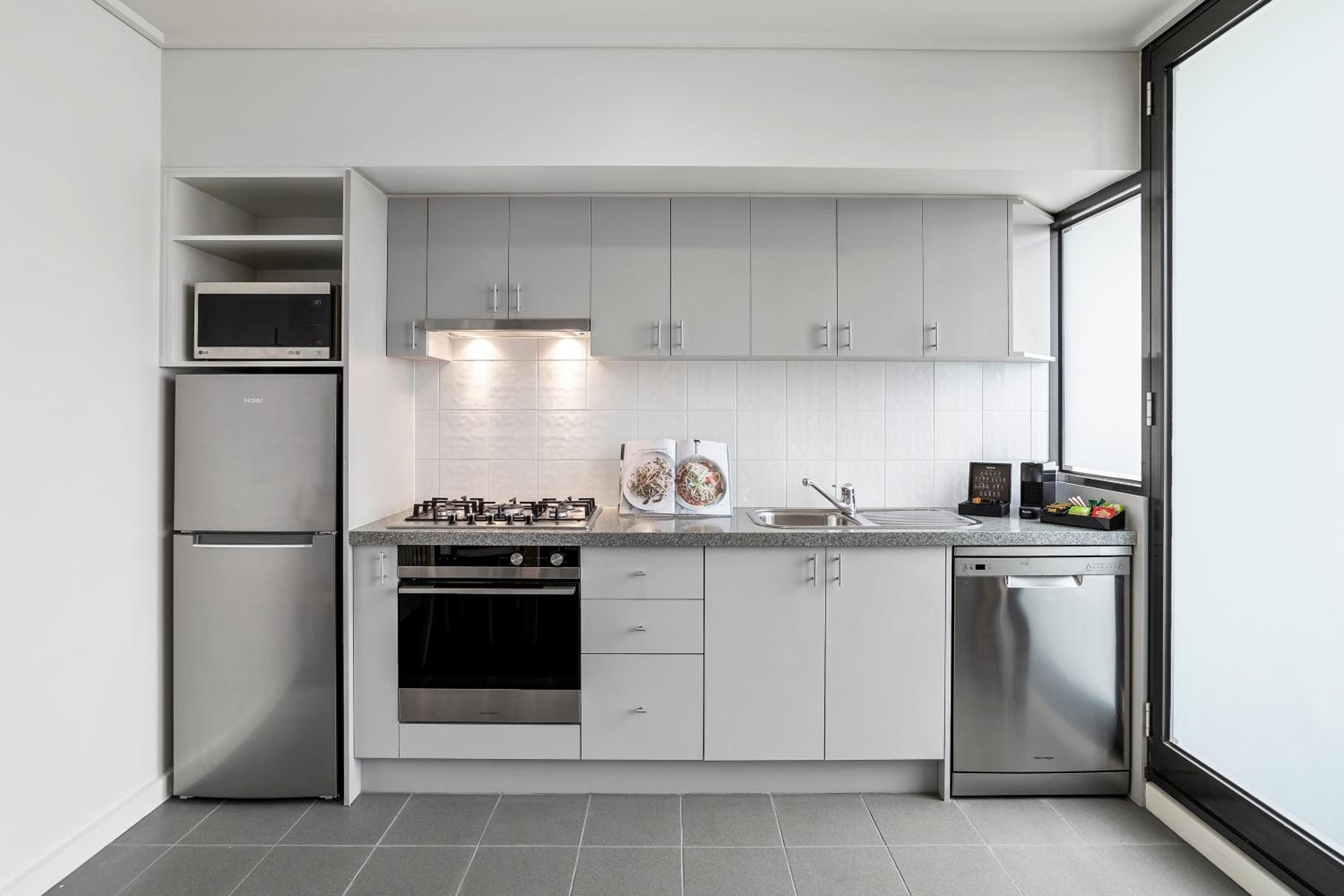 One-Bedroom Apartment - Photo 4