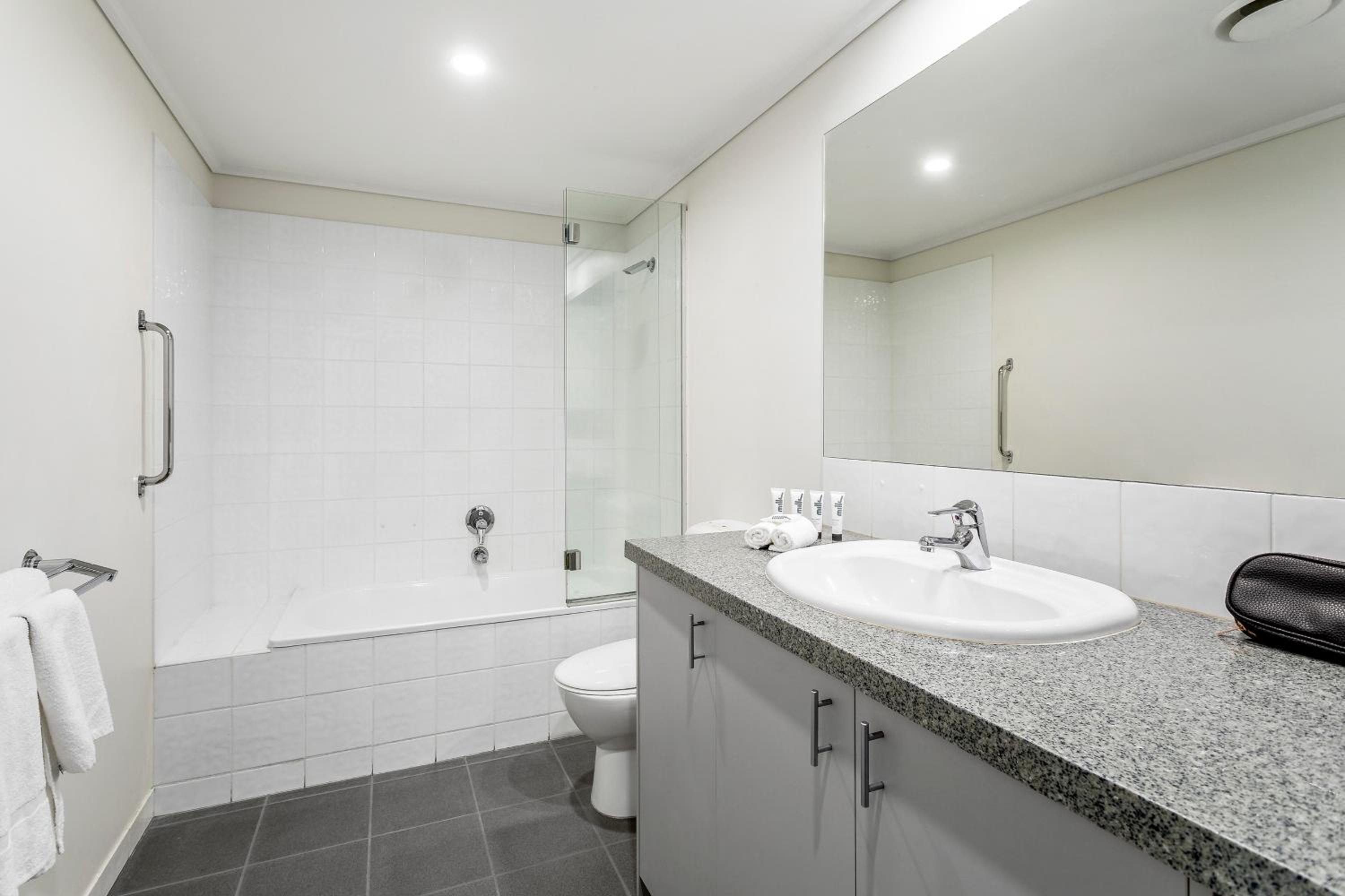 One-Bedroom Apartment - Photo 5