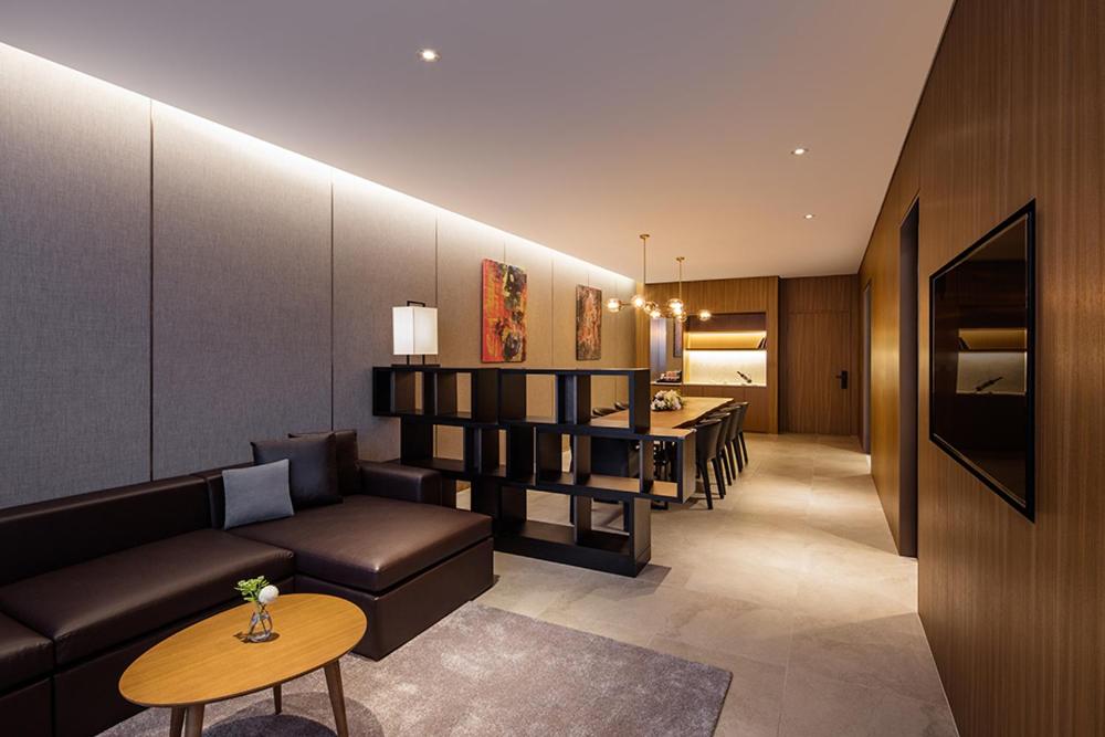 Royal King Suite - Non-Smoking